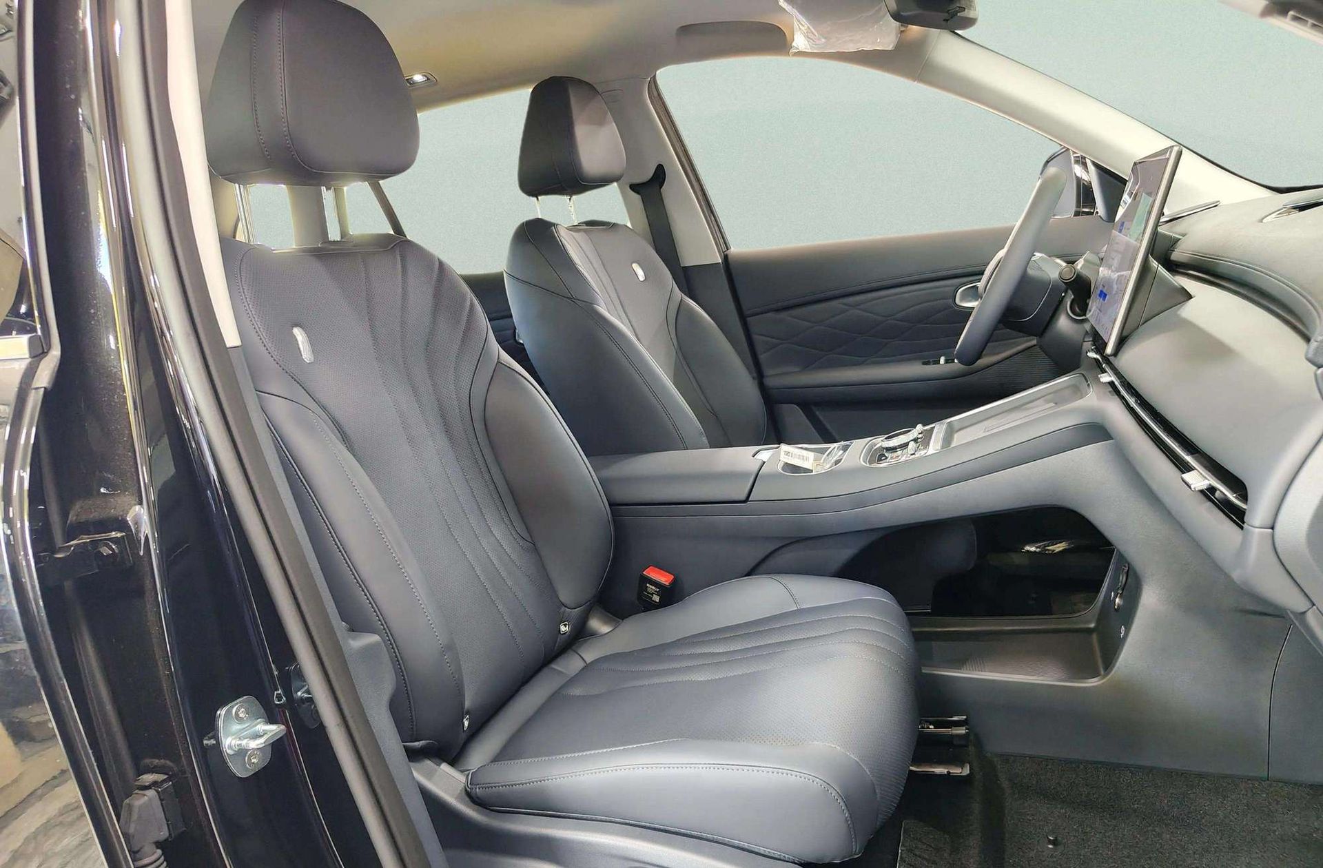 Geely Starray EM-i 1.5 PHEV Pro - foto 22