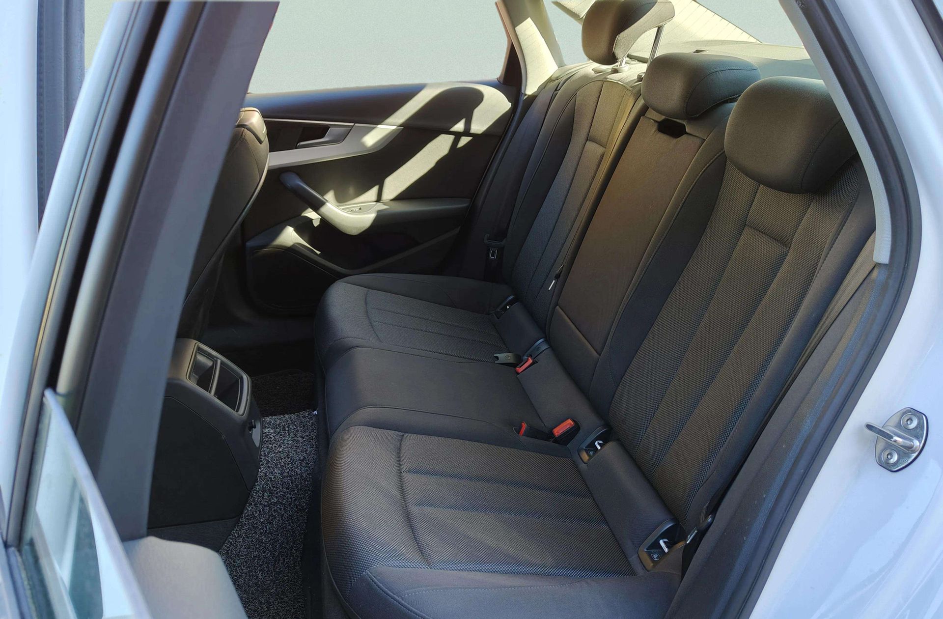 Audi A4 Advanced edition 2.0 TDI - foto 12