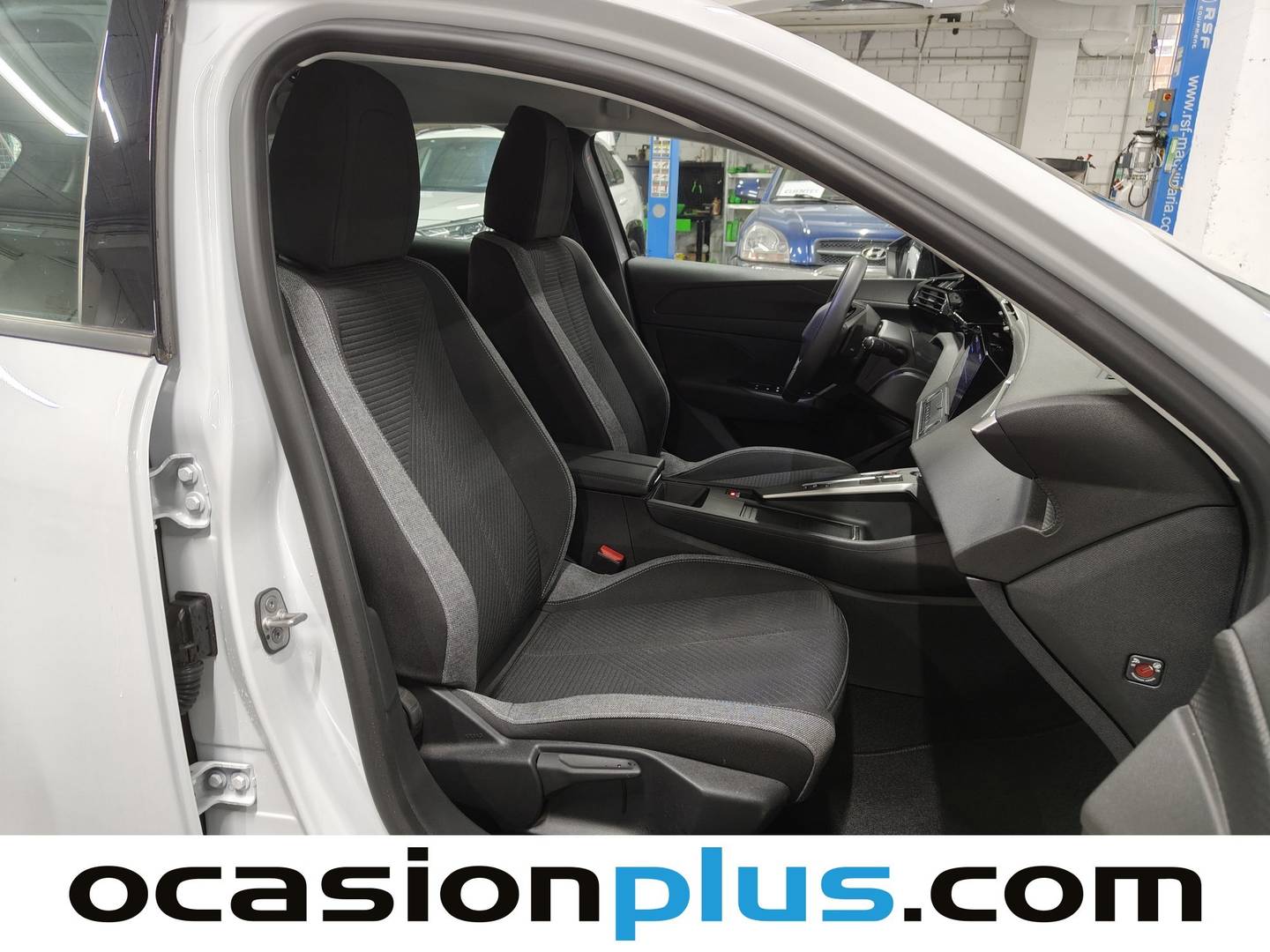 Foto Peugeot 308 Peugeot 308 PureTech 130 S&S Active Pack EAT8  (130 CV)