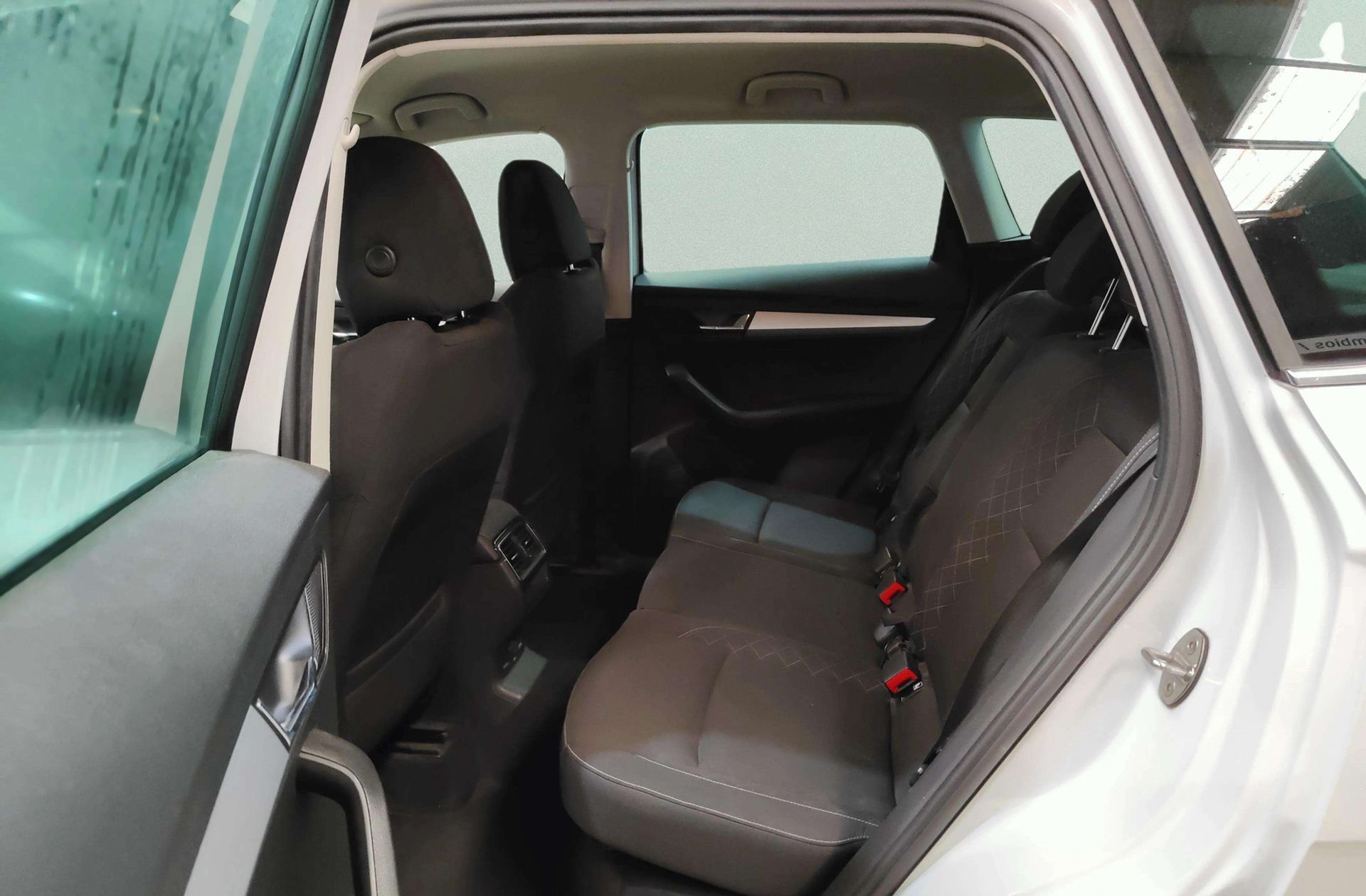 Škoda Karoq 1.6 TDI Ambition - foto 12