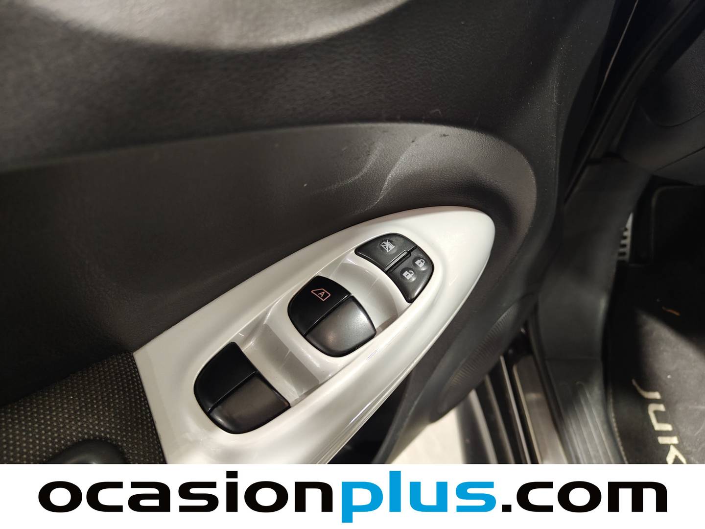 Foto Nissan JUKE Nissan Juke 1.6 DIG-T Tekna Premium 4x4 CVT (190 CV)