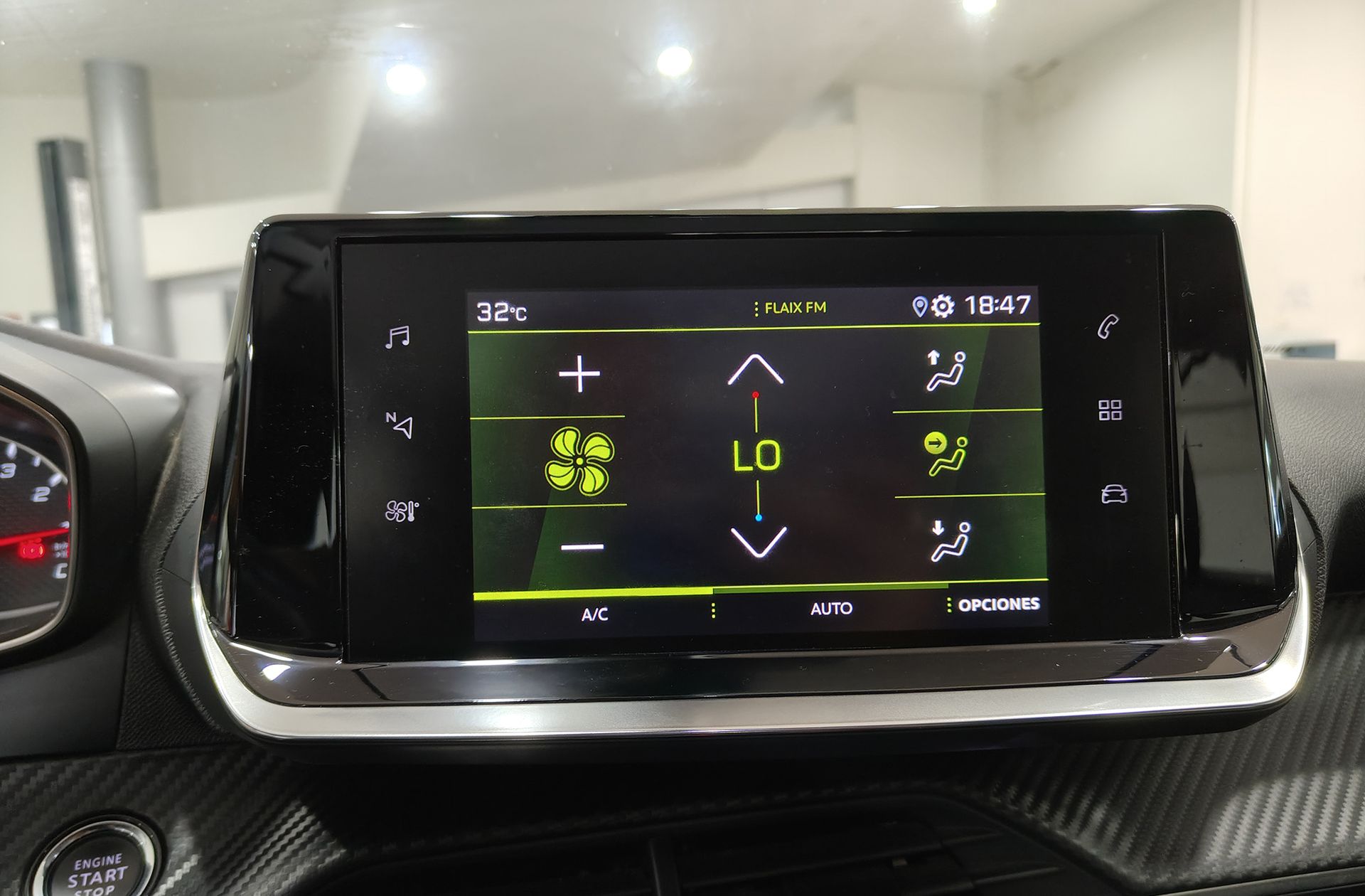 Peugeot 2008 PureTech 100 Allure - foto 36