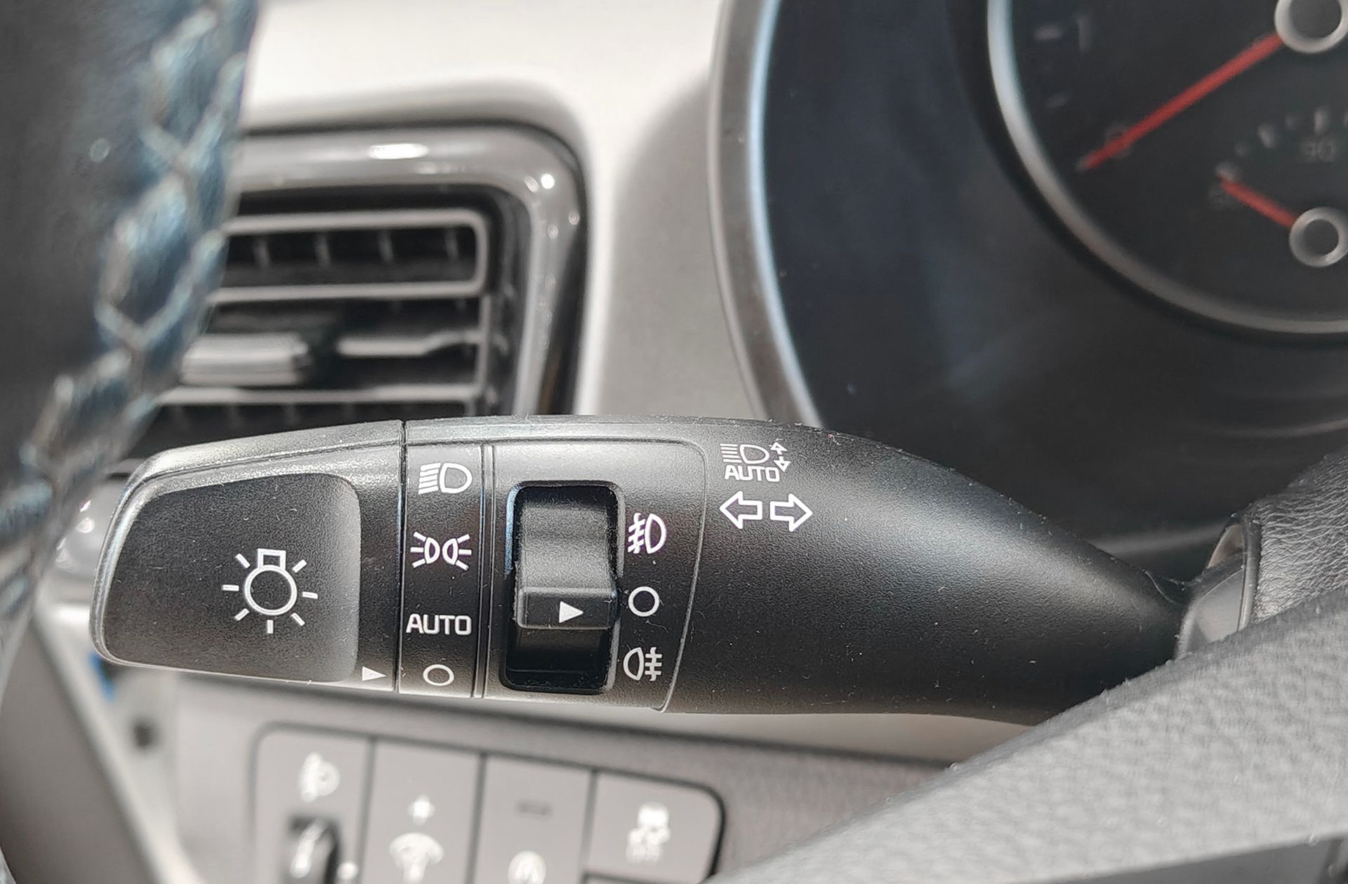 Kia Rio 1.0 T-GDi MHEV iMT Drive - foto 29