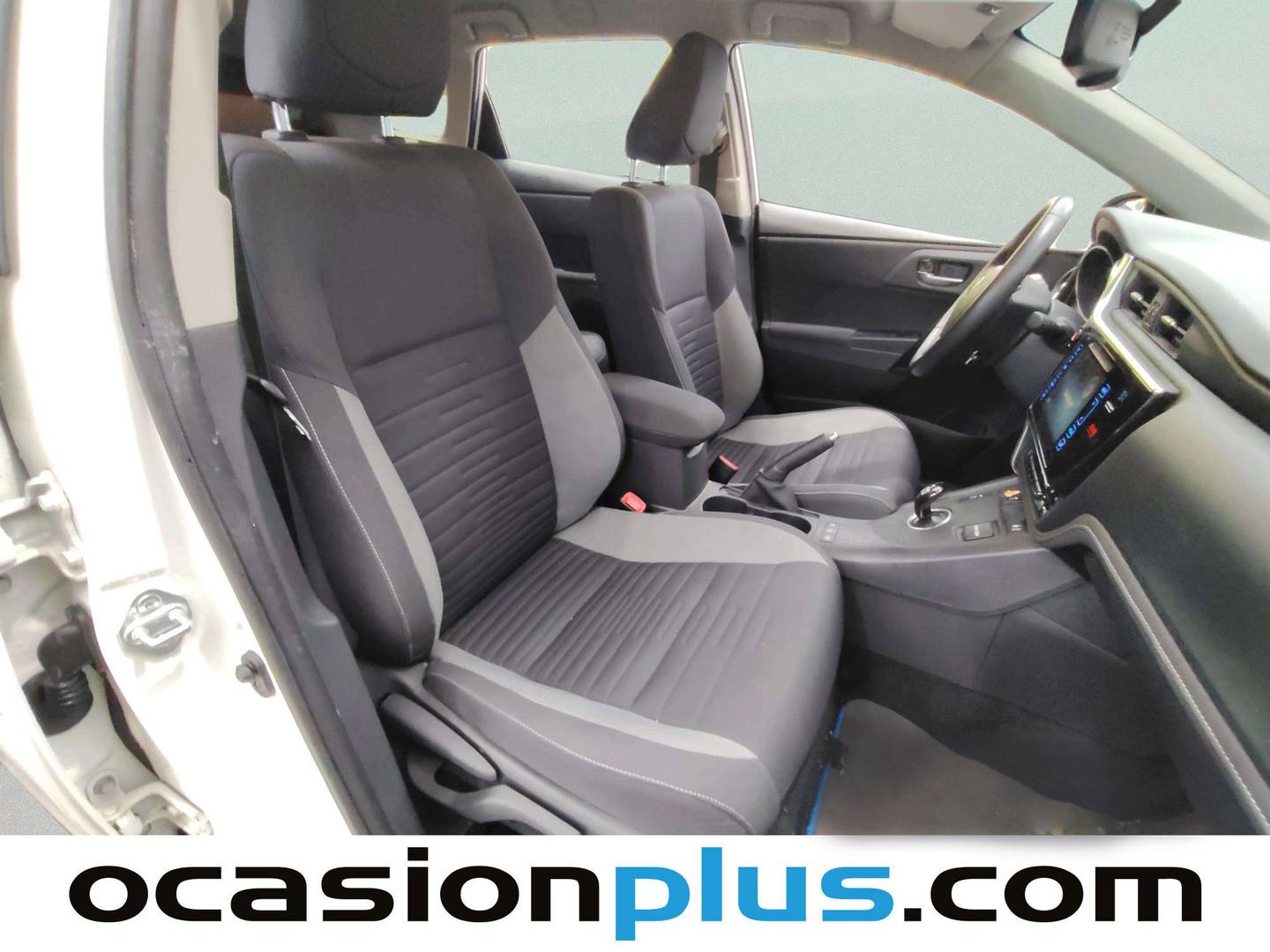 Foto Toyota Auris Toyota Auris 140H Touring Sports Active (136 CV)