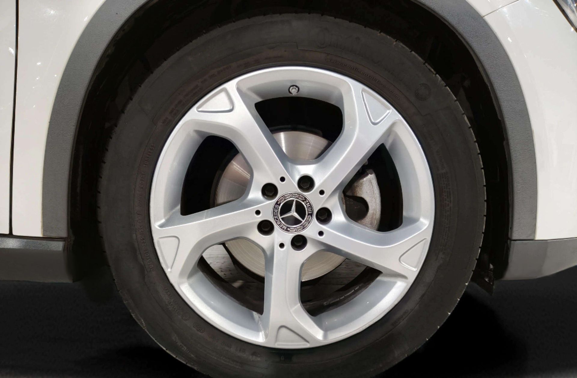 Mercedes-Benz GLA 180 - foto 35
