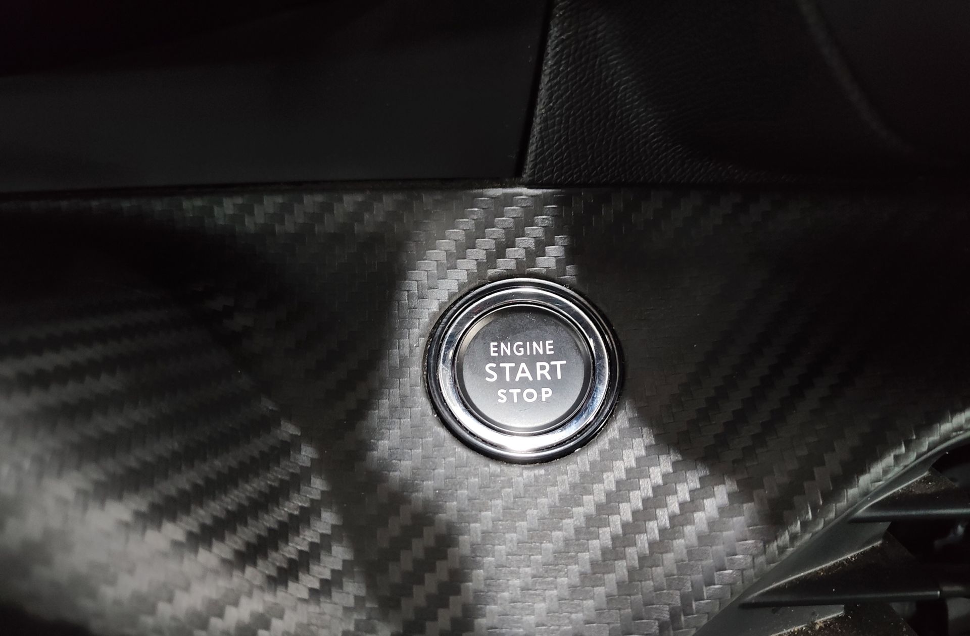 Peugeot 208 PureTech 100 GT - foto 31