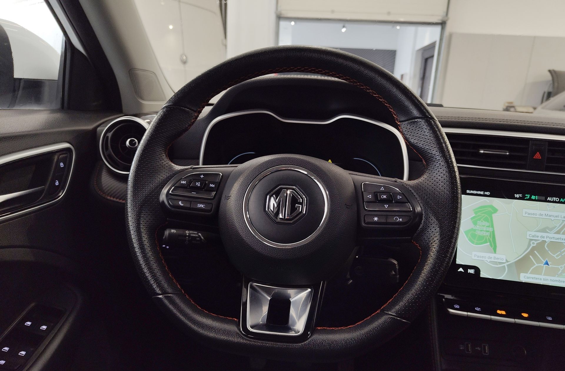 MG ZS 1.5 Luxury - foto 23