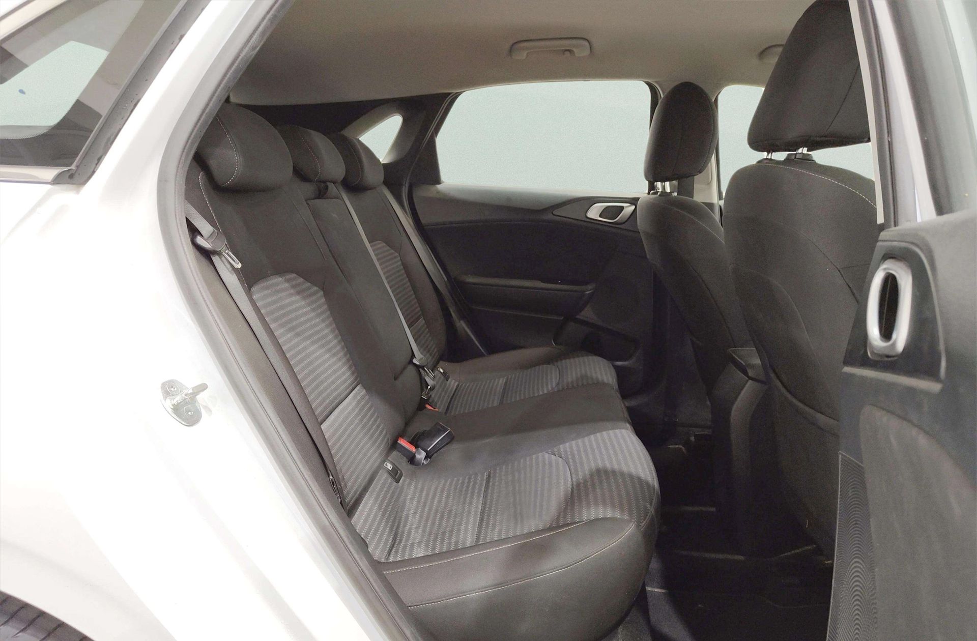 Kia Ceed 1.6 MHEV iMT Drive - foto 15