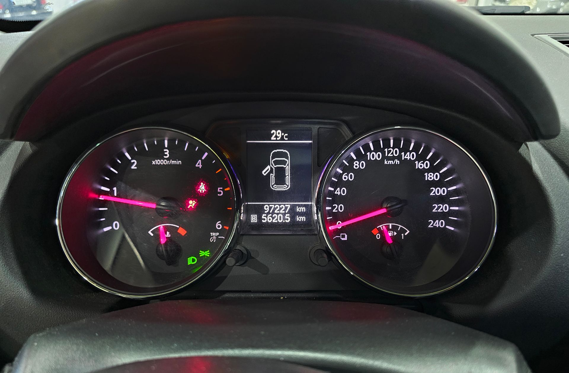 Nissan Qashqai 1.5 dCi Tekna Sport 4x2 - foto 22