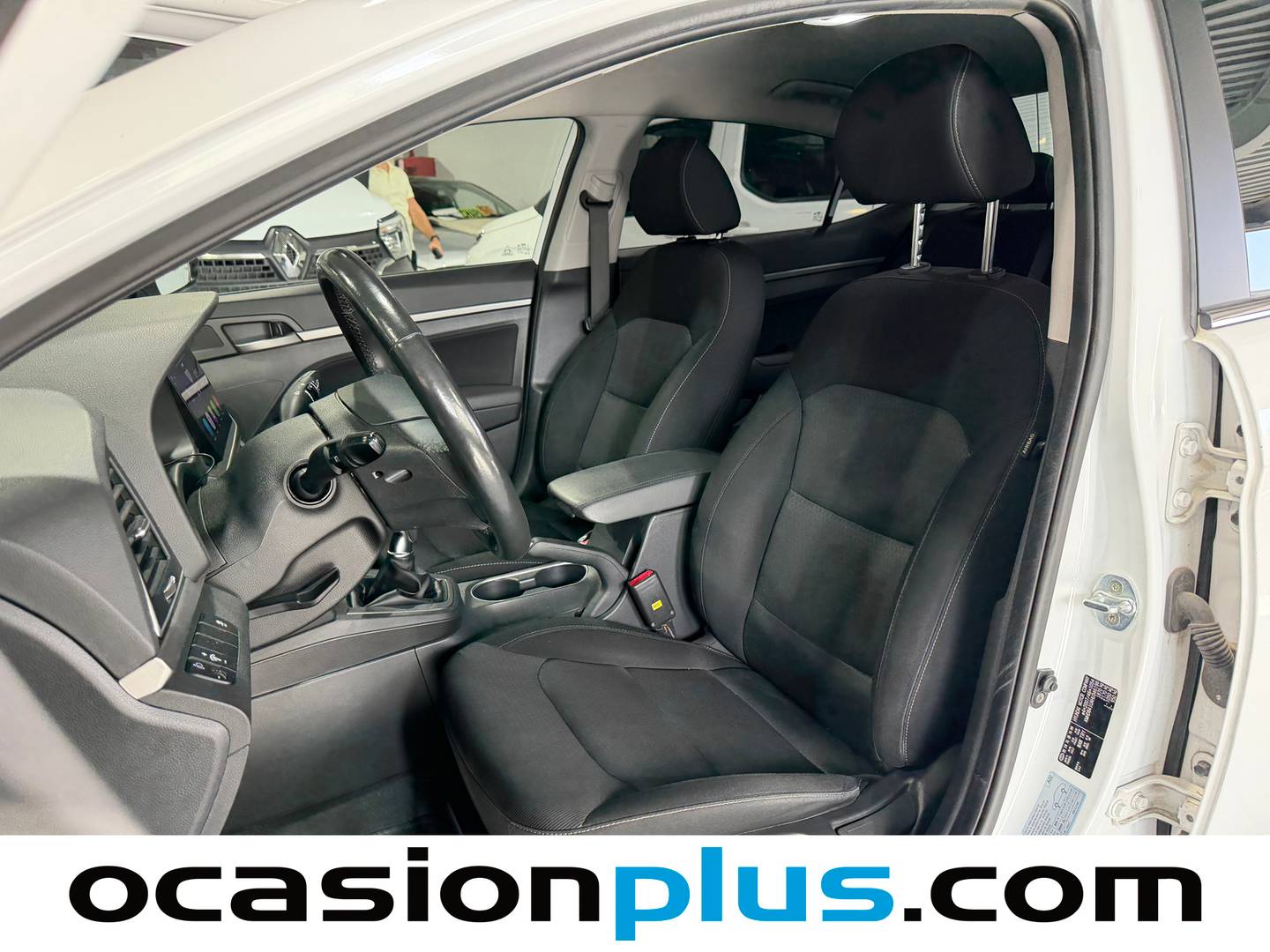 Foto asientos delanteros Hyundai Elantra Hyundai Elantra 1.6 CRDi Tecno (136 CV)