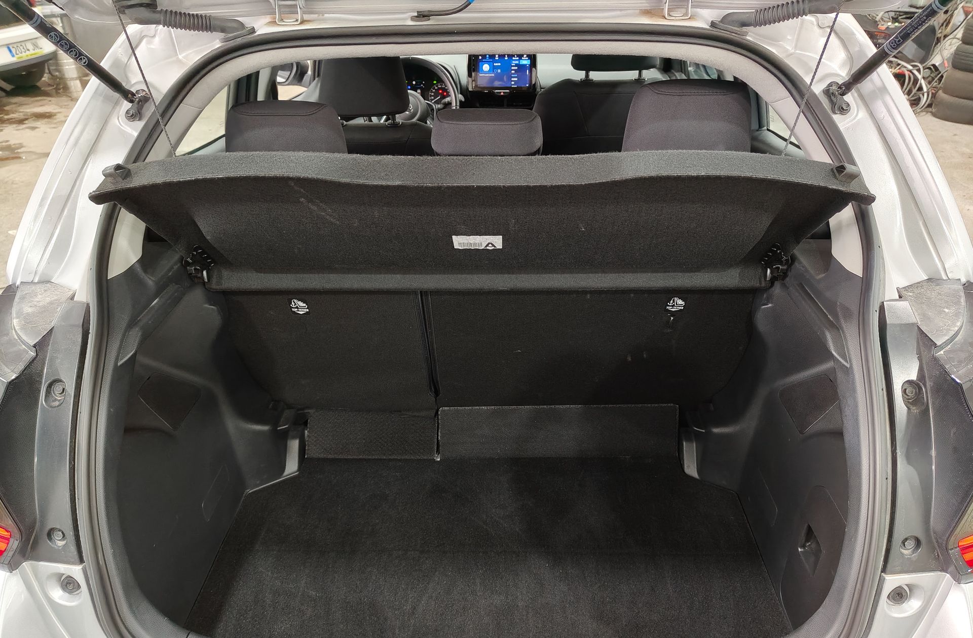 Toyota Yaris 120H Active Plus - foto 15