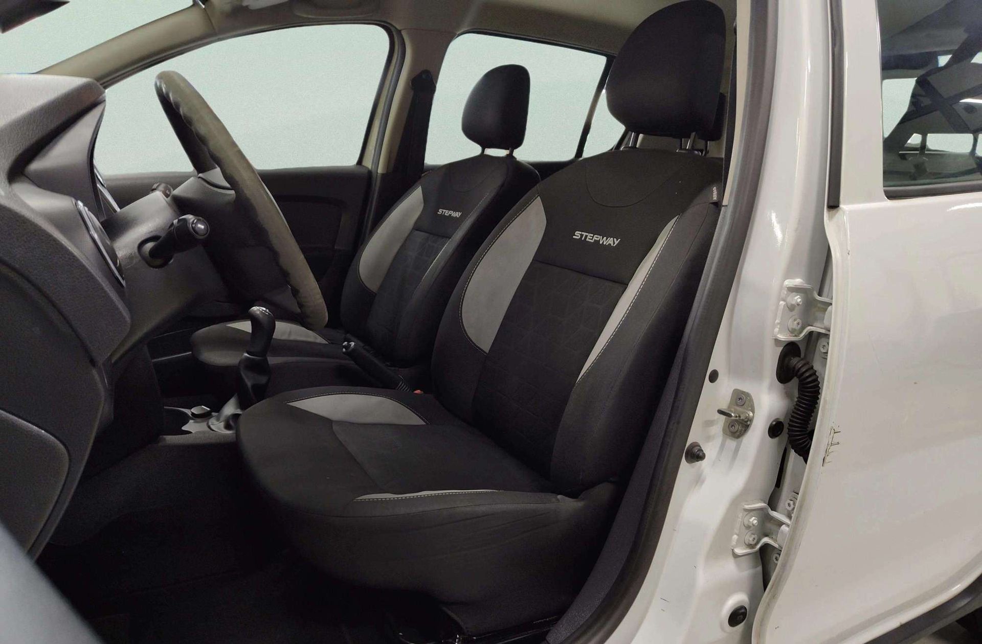 Dacia Sandero Stepway TCe - foto 8