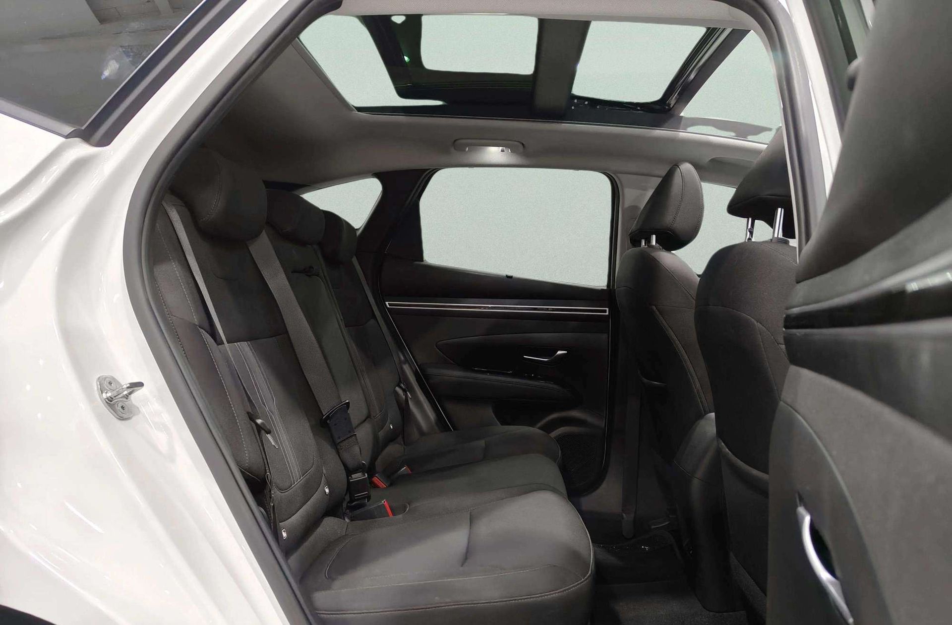 Hyundai Tucson 1.6 CRDi 48V Tecno Sky DCT - foto 22