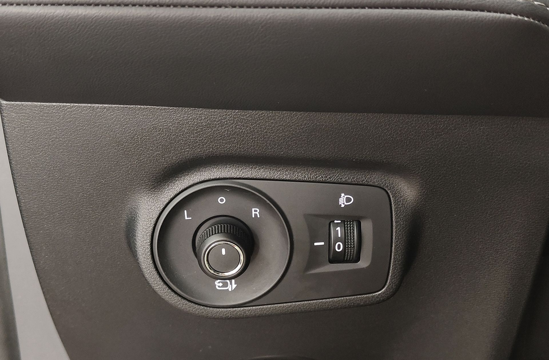 MG ZS 1.5 Hybrid+ Luxury - foto 28
