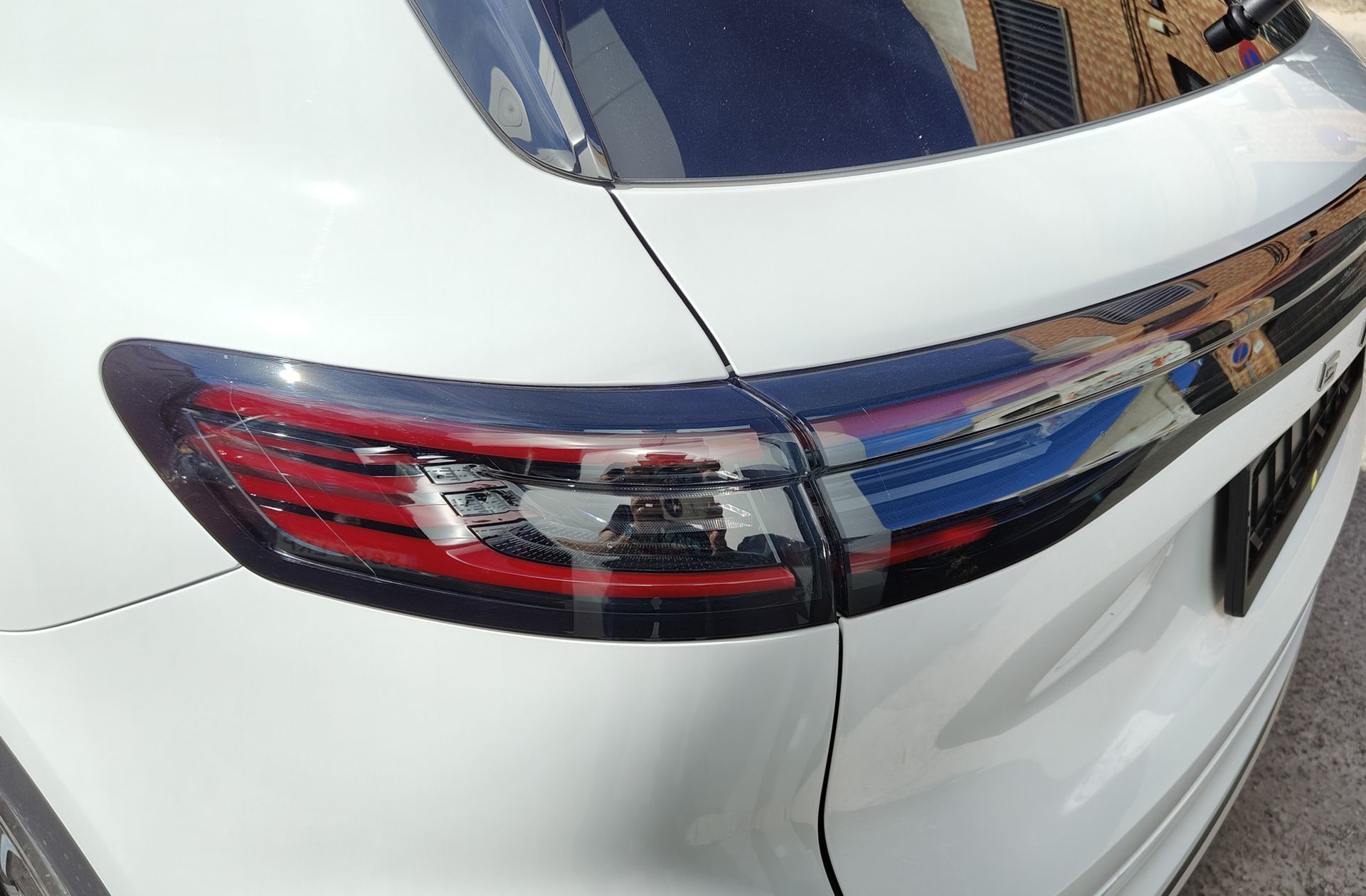 Geely Starray EM-i 1.5 PHEV Pro - foto 17
