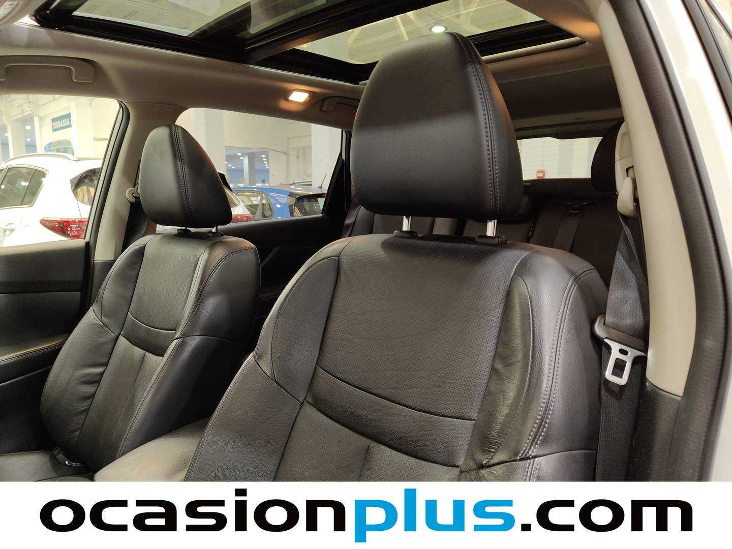 Equipamiento del Nissan X-TRAIL Nissan X-Trail 1.6 dCi Tekna Xtronic (130 CV)