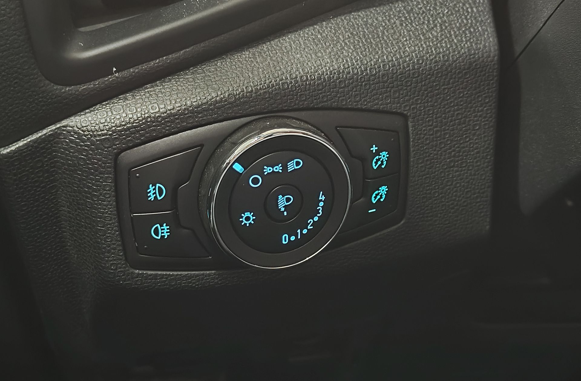 Ford EcoSport 1.0T EcoBoost Titanium - foto 33
