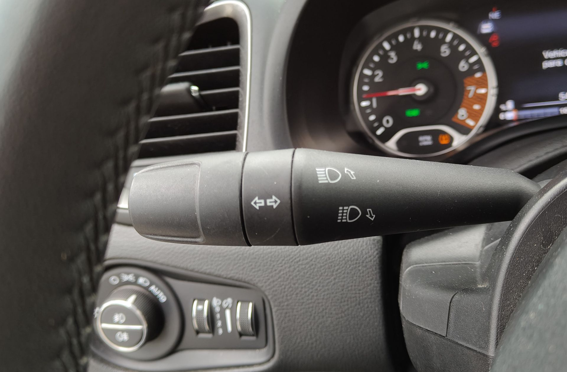 Jeep Renegade eHybrid 1.5 Limited ATX - foto 21