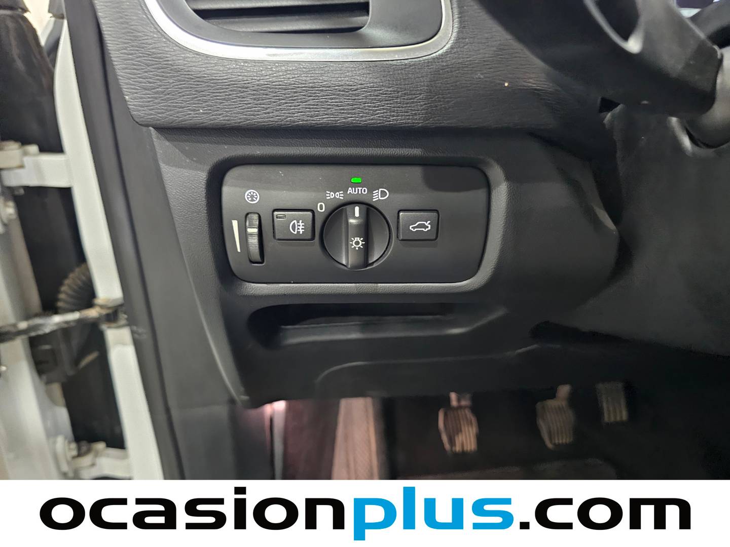 Extras y acabados del Volvo V40 Cross Country Volvo V40 Cross Country D2 Momentum (120 CV)