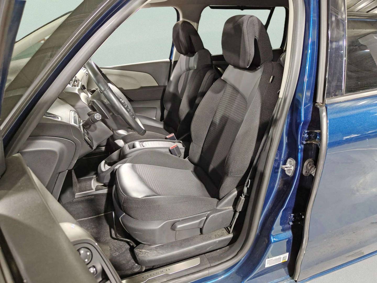 Foto asientos traseros Citroën Grand C4 Spacetourer Citroen Grand C4 Spacetourer Citroen PureTech 130 S&S Shine Pack EAT8 (130 CV) 7 Plazas