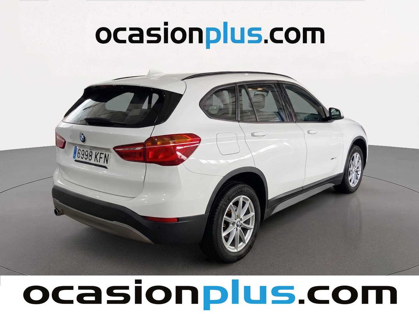 Foto trasera BMW X1 BMW X1 sDrive18d Business (150 CV) derecha