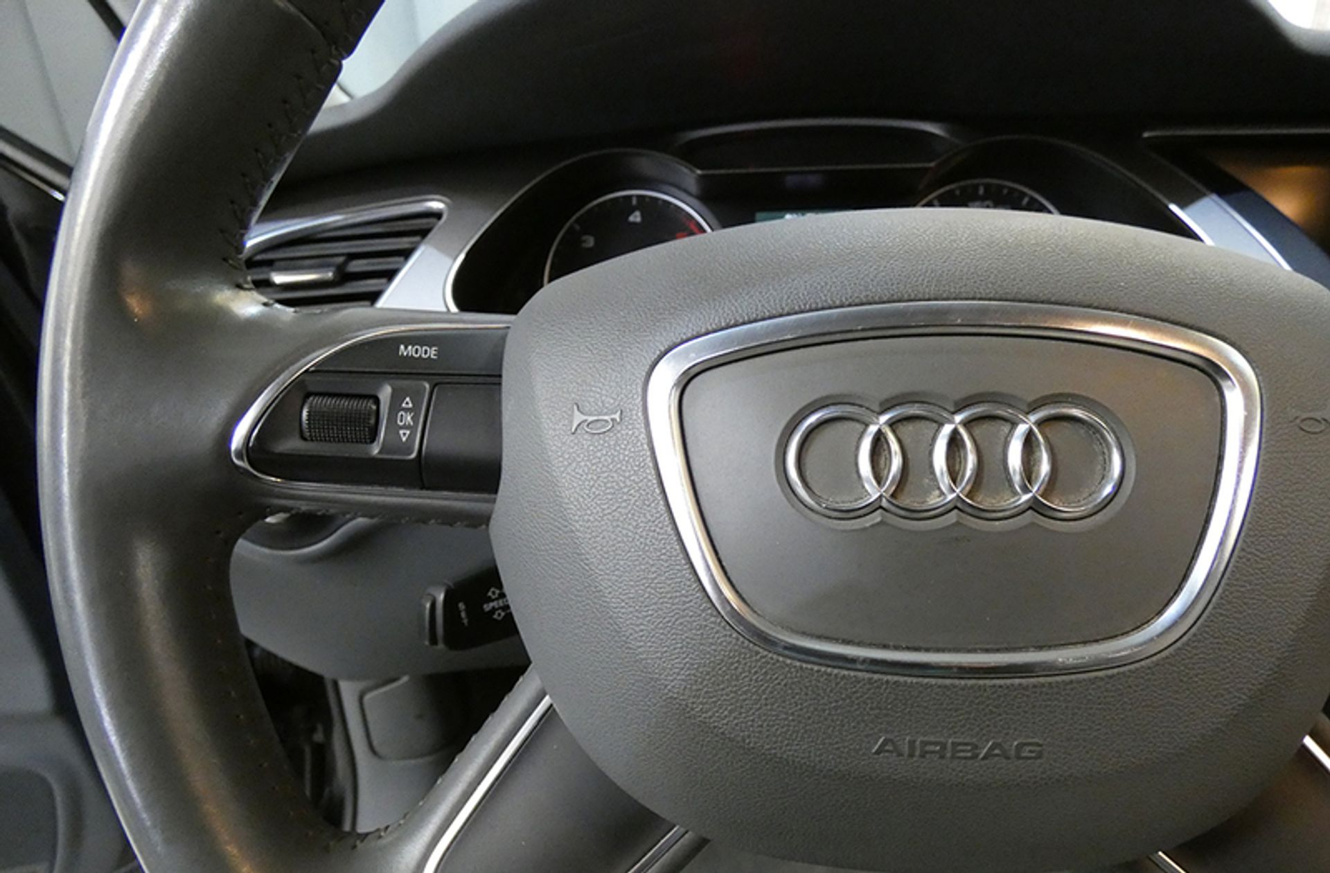 Audi A4 Avant 2.0 TDI multitronic - foto 25