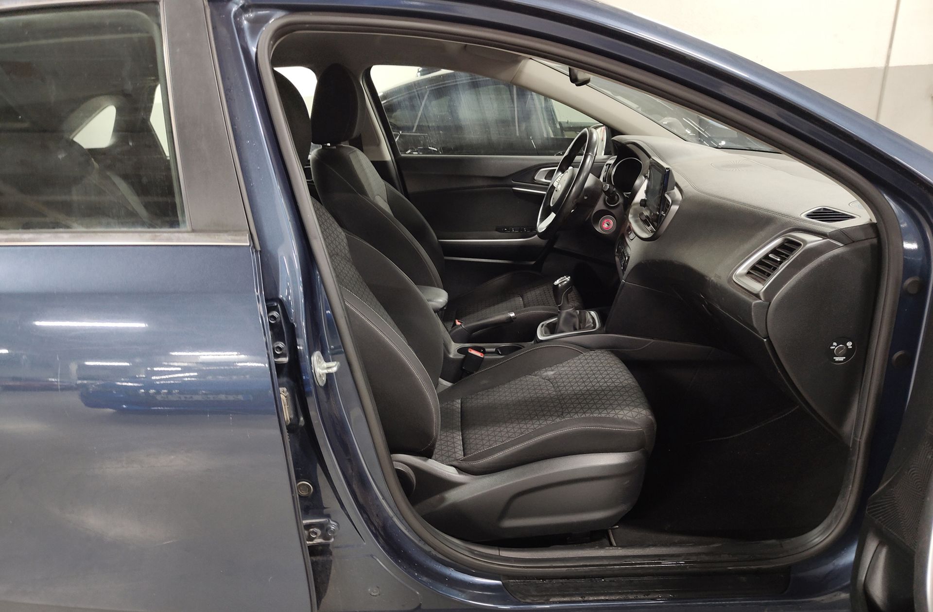 Kia Ceed 1.4 T-GDi Drive - foto 17