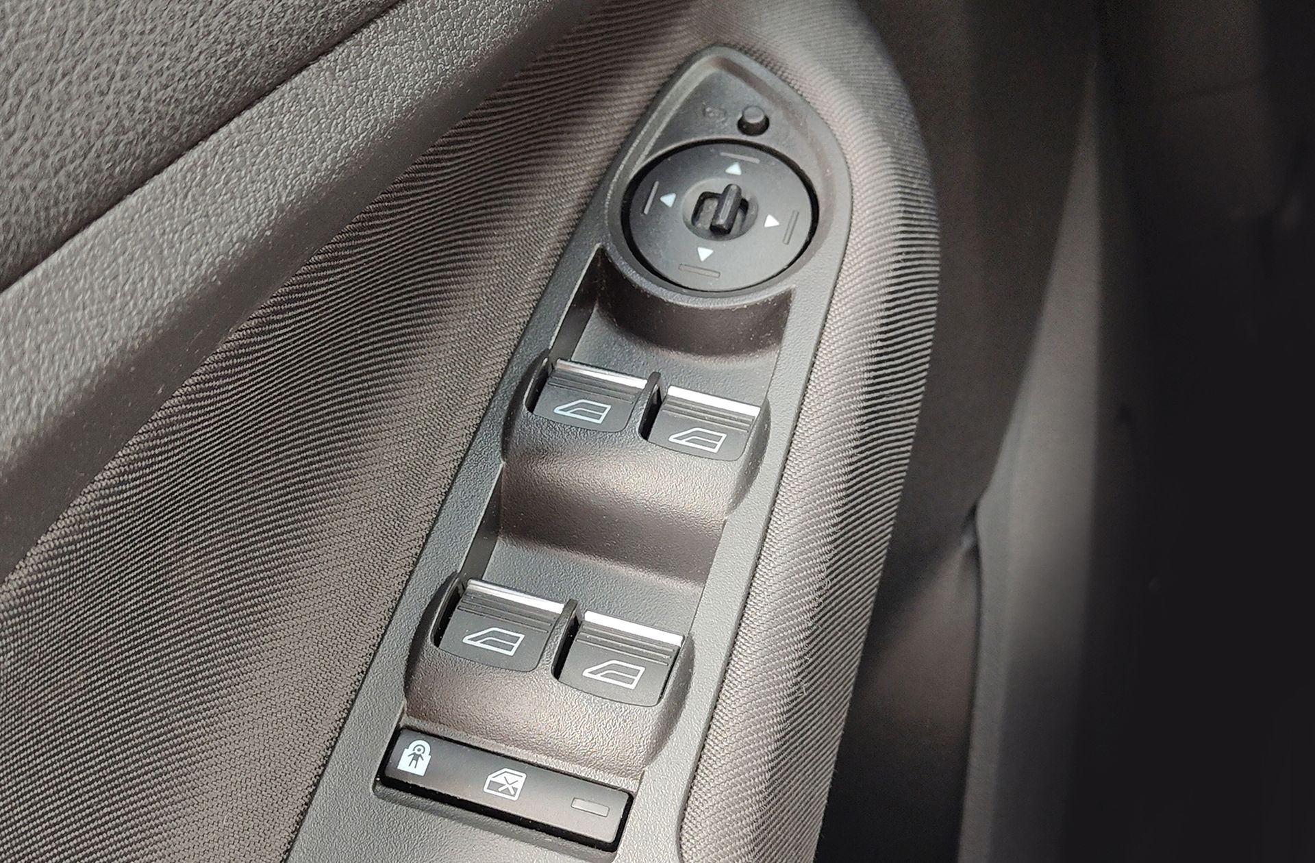 Ford Grand C-Max 1.0 EcoBoost Trend+ - foto 32