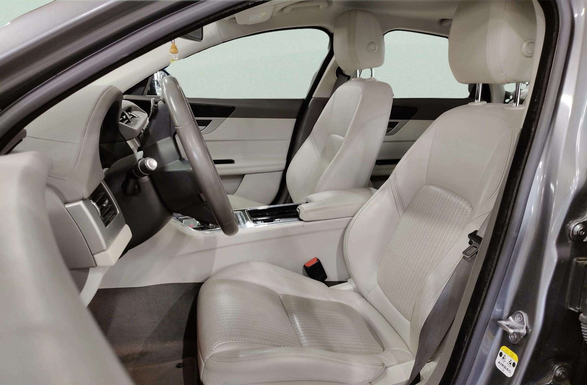 Jaguar XF 2.0 D Prestige - foto 10