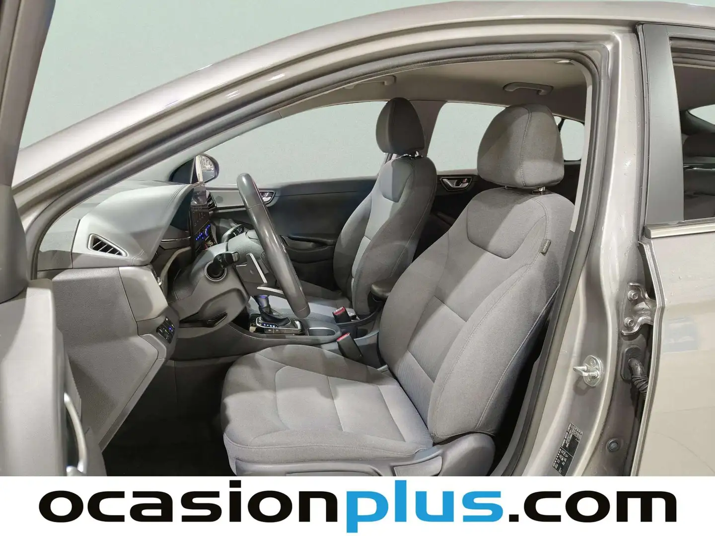 Foto Hyundai IONIQ Hyundai Ioniq 1.6 GDI PHEV Tecno DCT (141 CV)