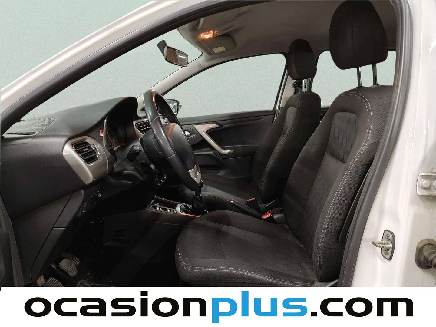 Foto asientos delanteros Citroën C-Elysée Citroën C-Elysee PureTech 82 Shine (82 CV)