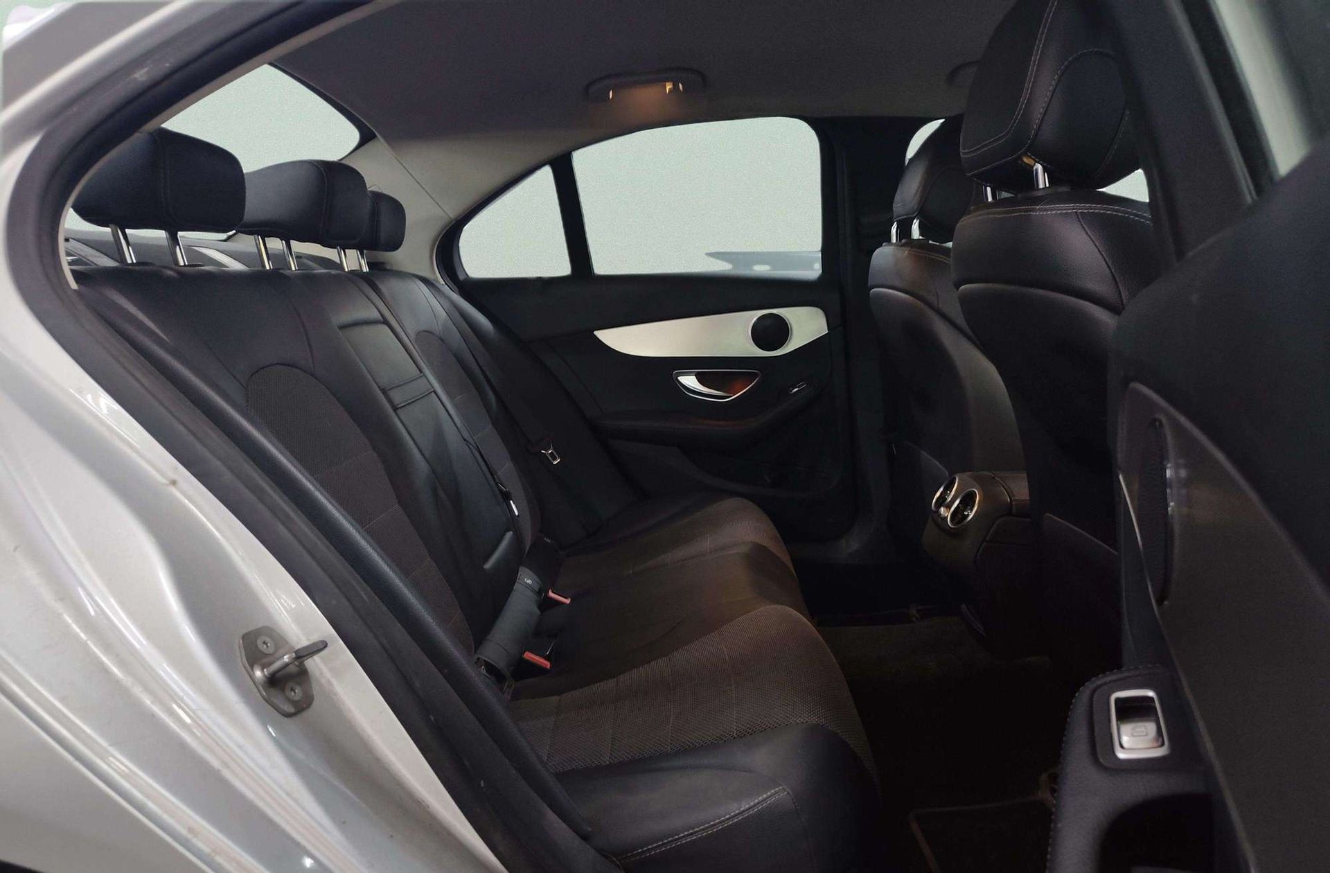 Mercedes-Benz Clase C C 200 Pack AMG - foto 19