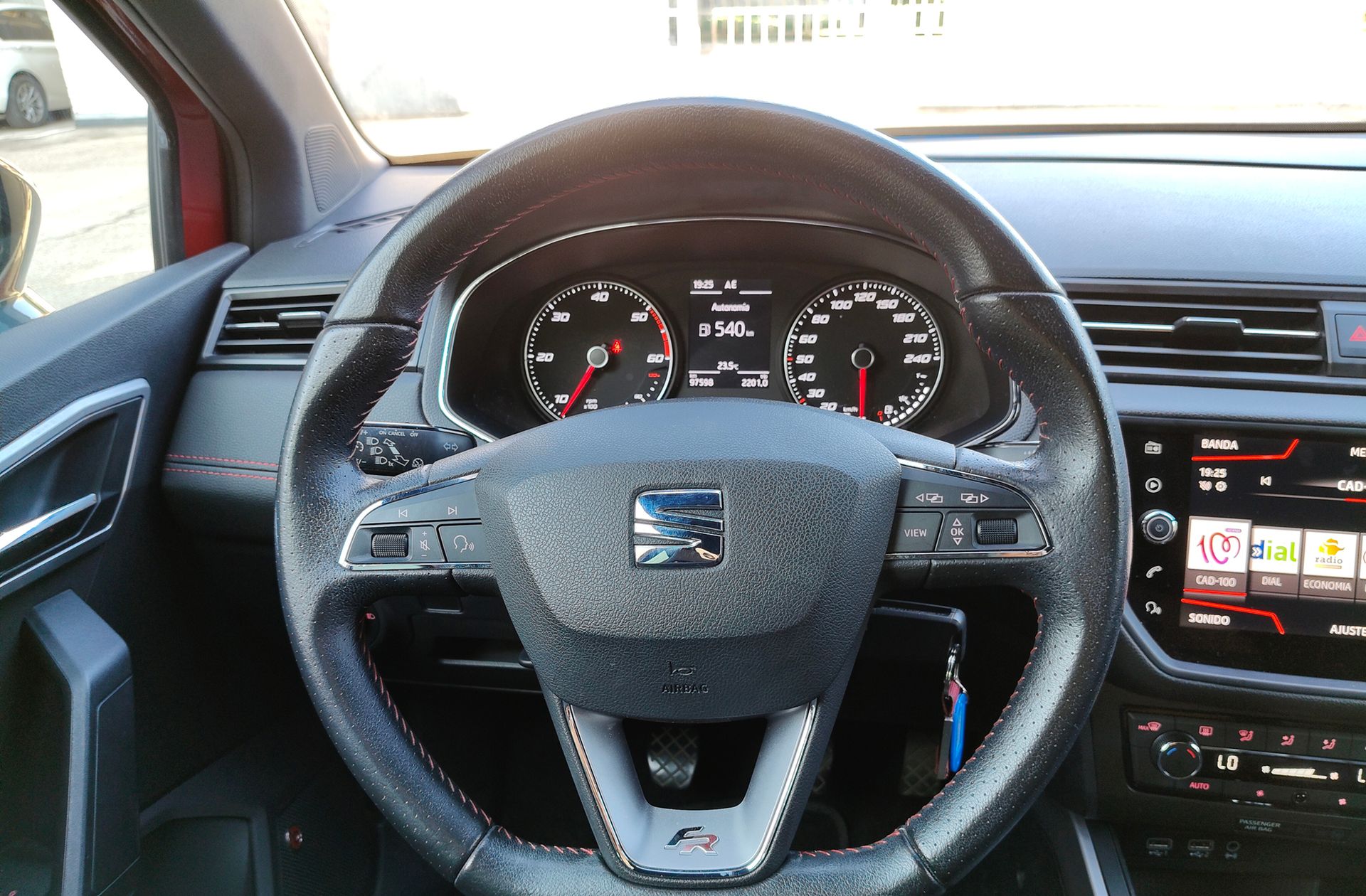 SEAT Arona 1.6 TDI Ecomotive FR - foto 26