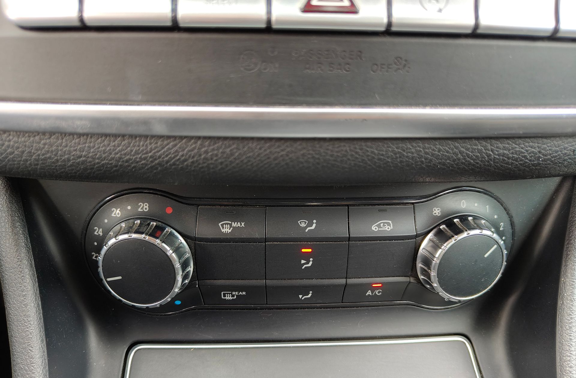 Mercedes-Benz CLA 180 Pack AMG - foto 27