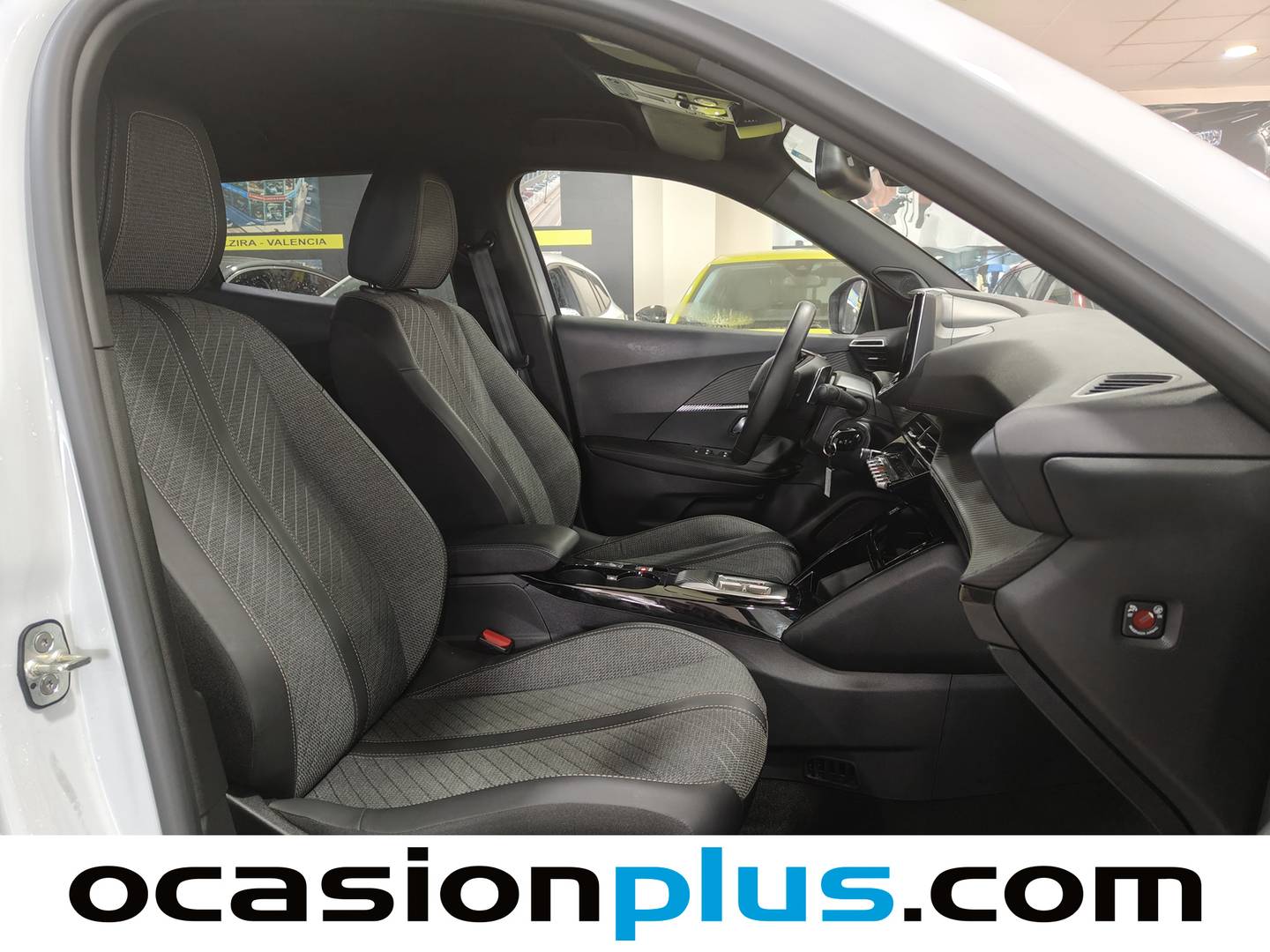 Peugeot 2008 Peugeot 2008 Allure Hybrid eDCS6 (145 CV) automático