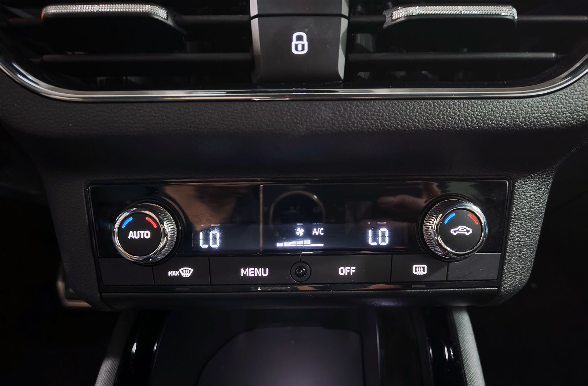 Škoda Kamiq 1.0 TSI Scout DSG - foto 31