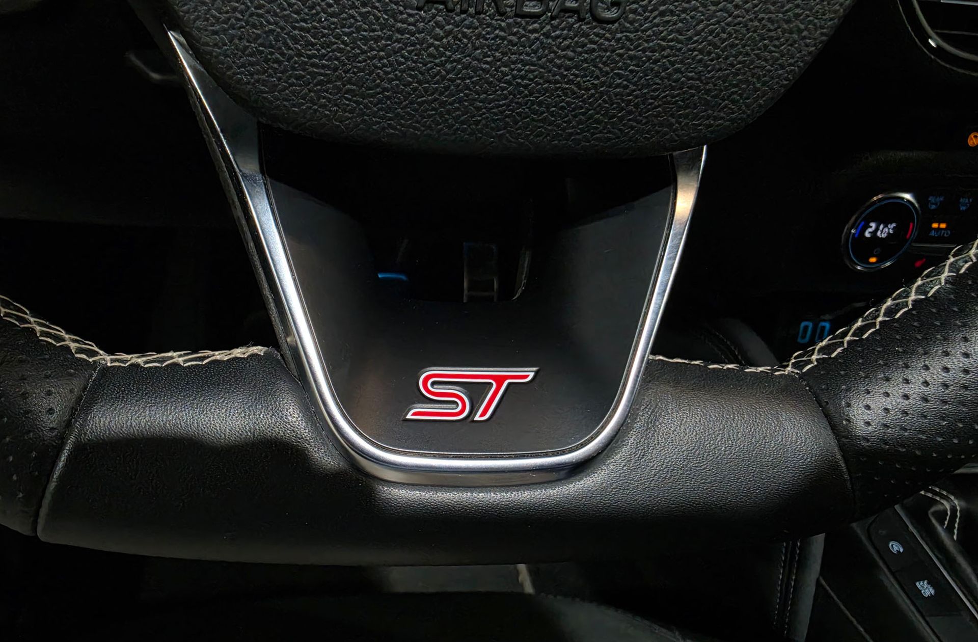 Ford Focus 2.3 EcoBoost ST - foto 5
