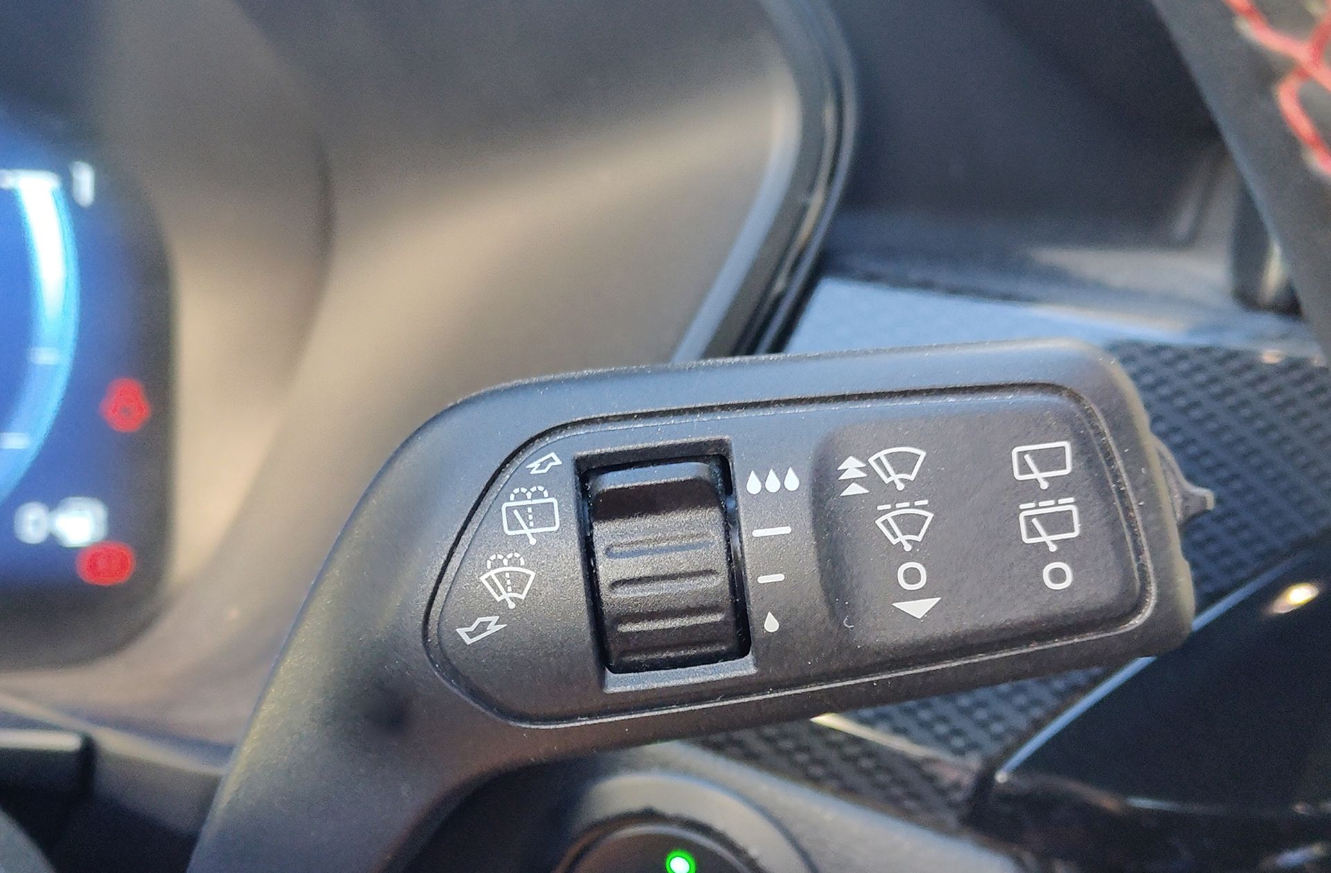 Ford Kuga 1.5 EcoBlue ST-Line - foto 29