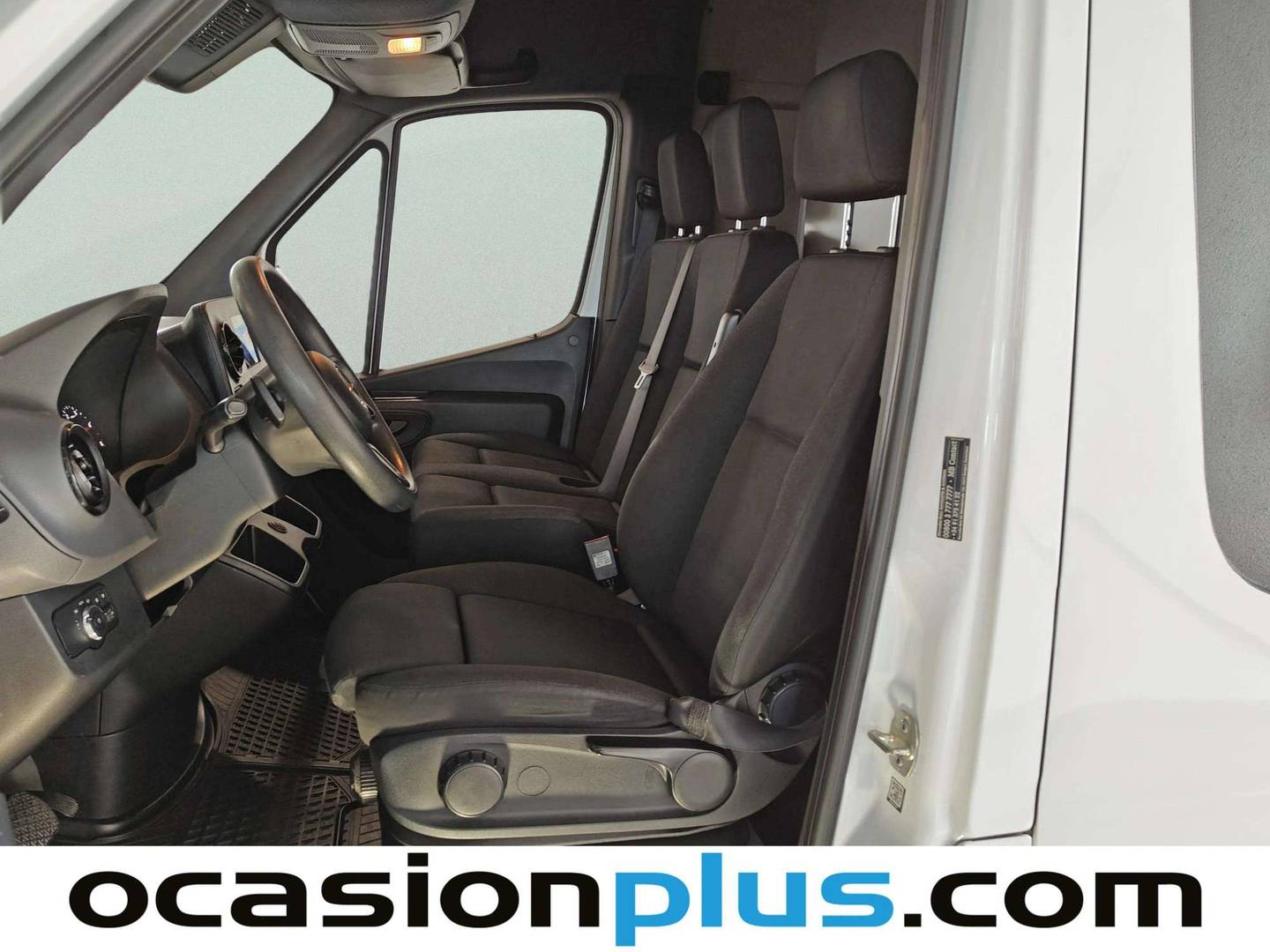 Foto asientos delanteros Mercedes Sprinter Mercedes Sprinter Furgon 211 CDI MEDIO 3.0T T. ALTO TD (114 CV) Camperizada 3 Plazas