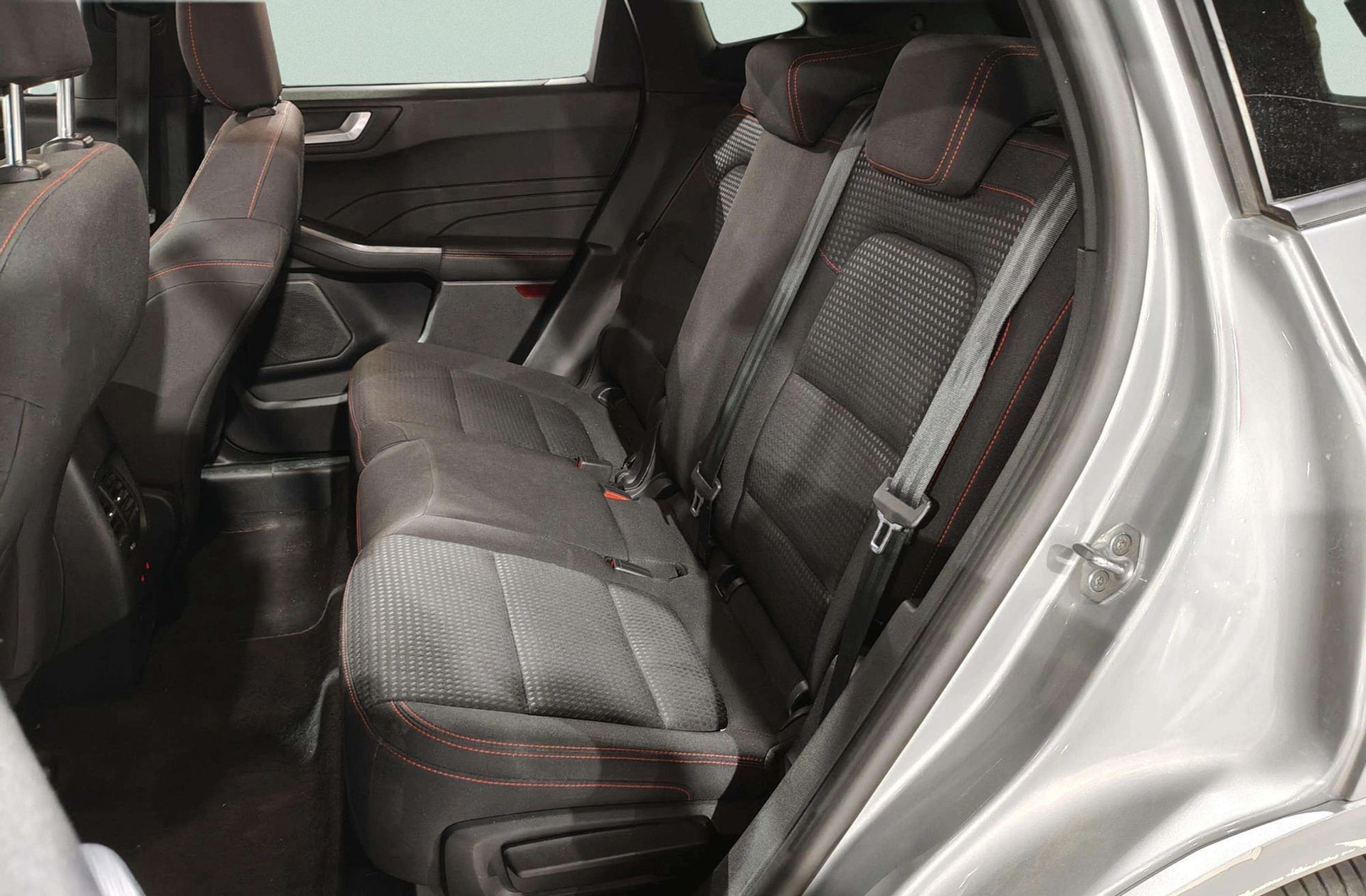 Ford Kuga 2.5 Duratec PHEV ST-Line - foto 13