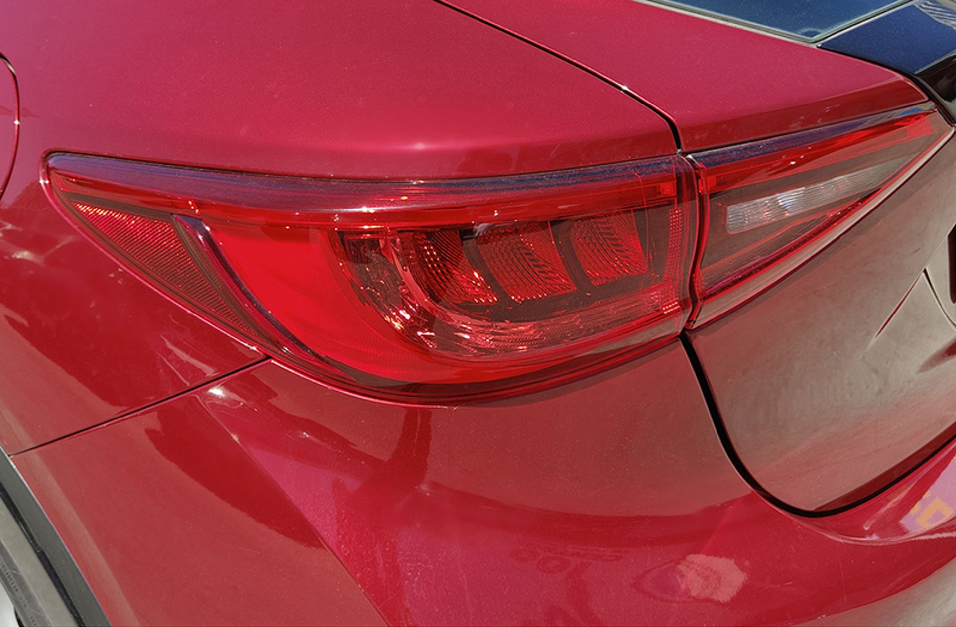 Infiniti Q30 2.2D Premium 7DCT - foto 16