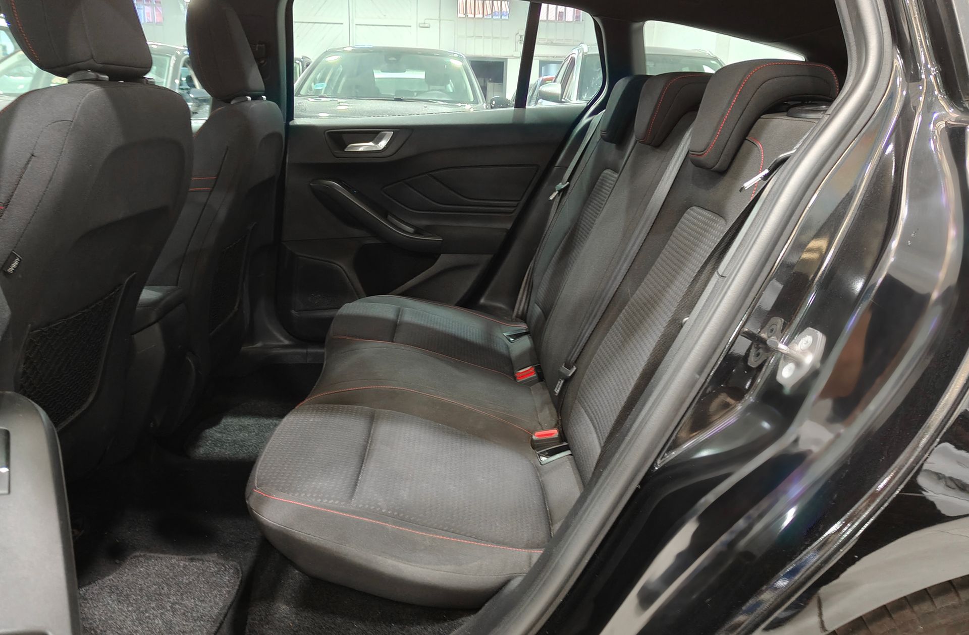 Ford Focus SportBreak 1.0 EcoBoost ST-Line - foto 13
