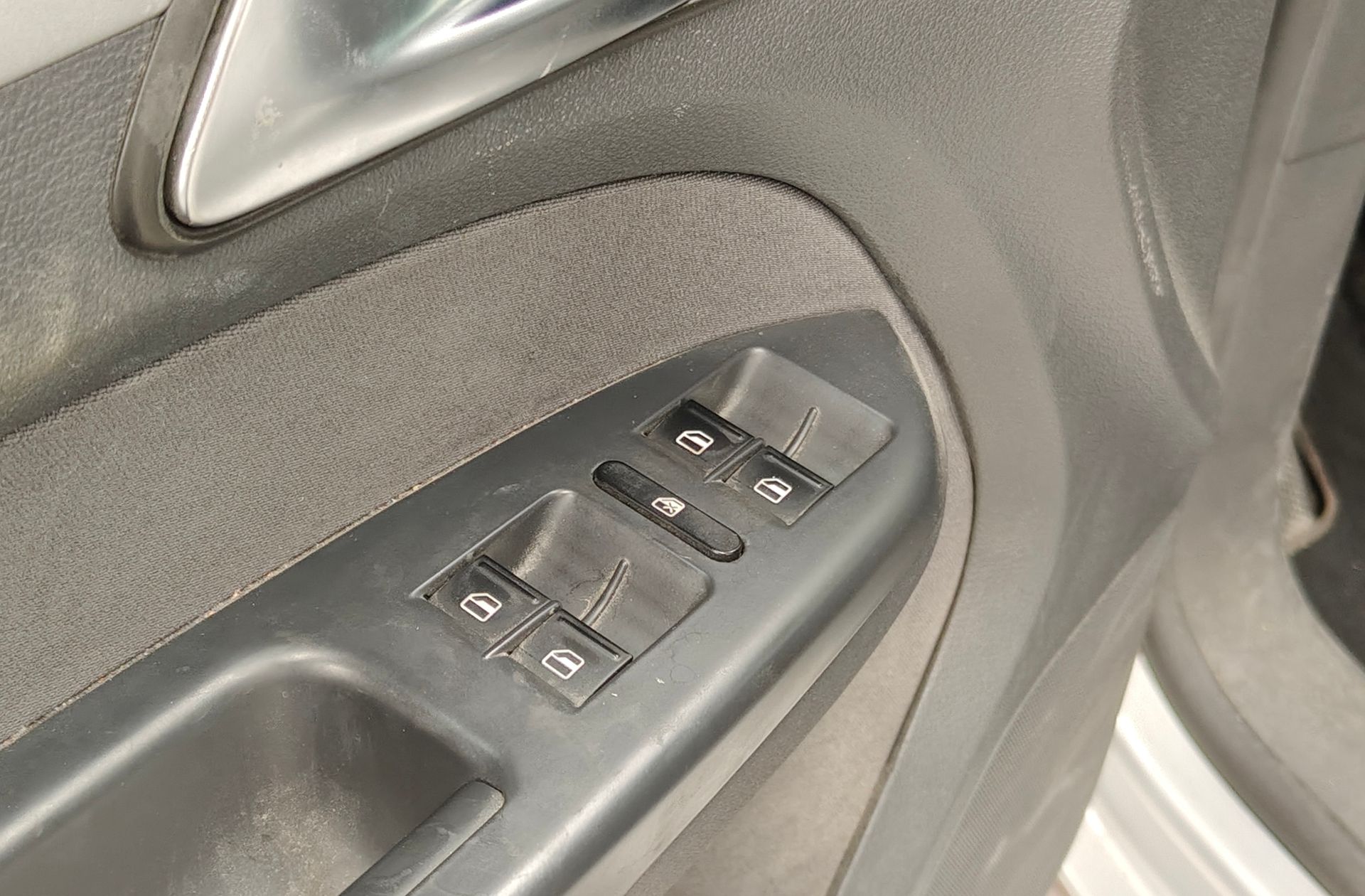 Volkswagen Touran Edition 1.6 TDI 7 plazas - foto 30