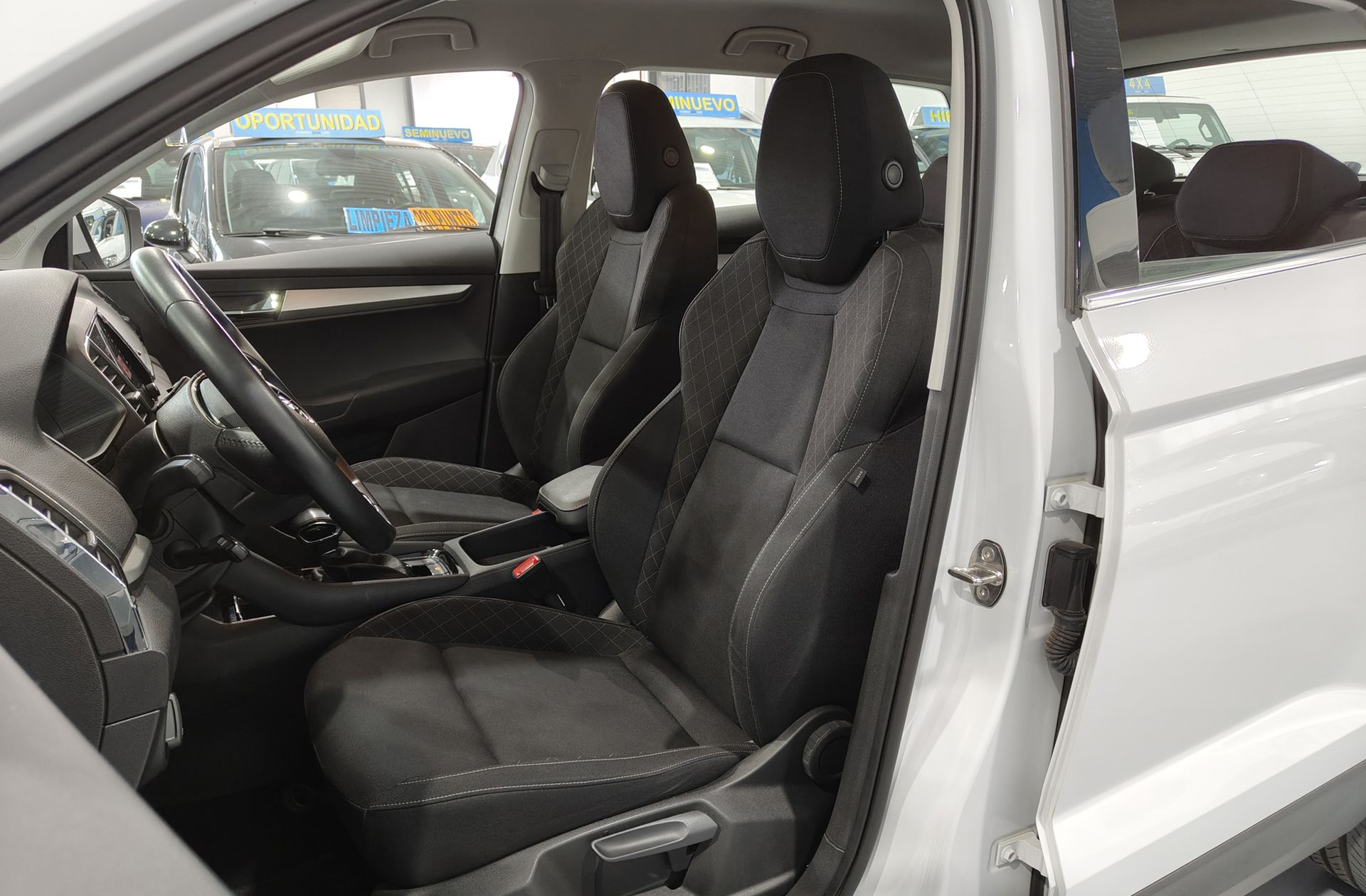 Škoda Karoq 1.5 TSI ACT Ambition DSG - foto 9