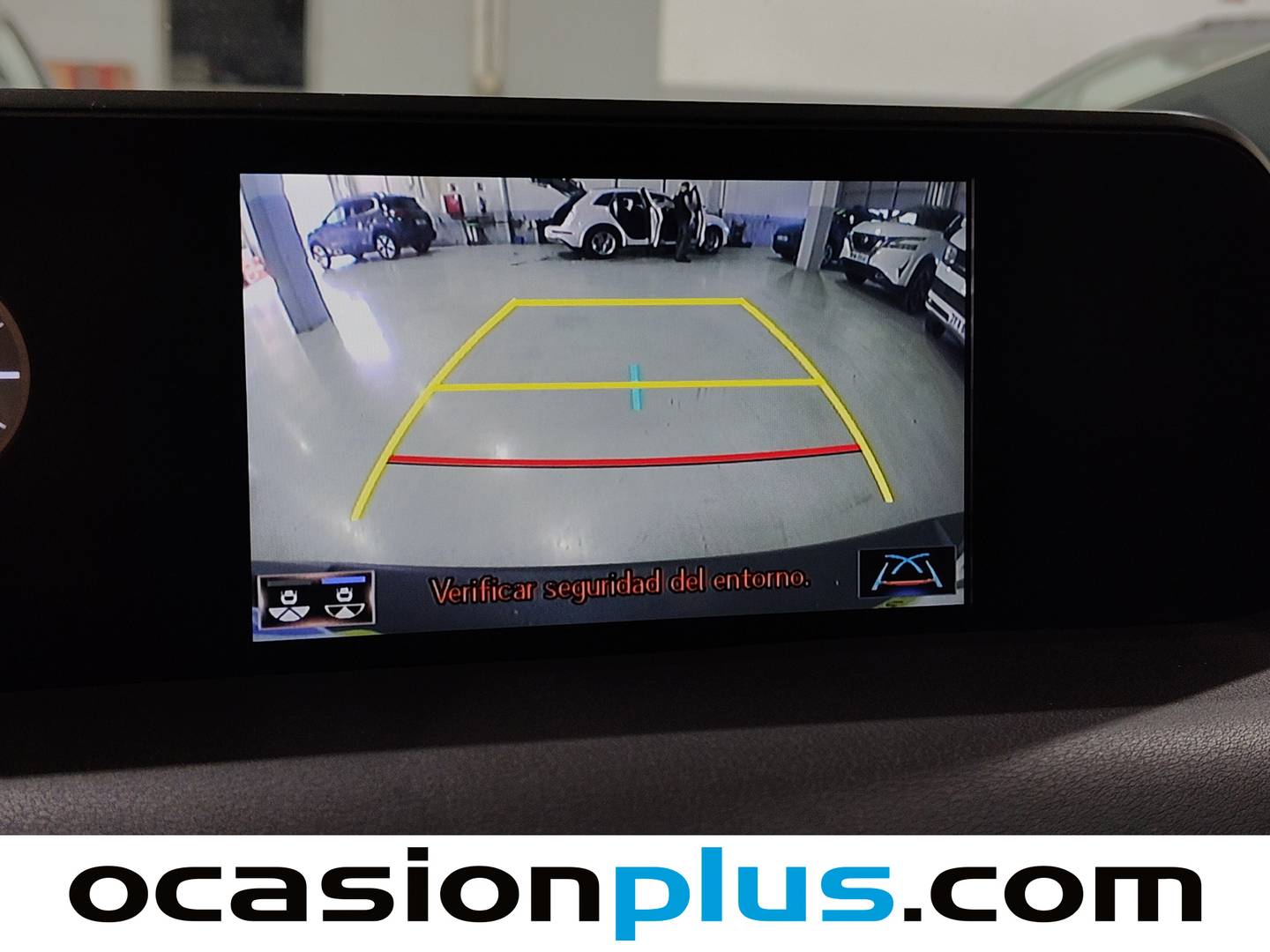 Extras y acabados del Lexus UX Lexus UX 250h Style  (184 CV)