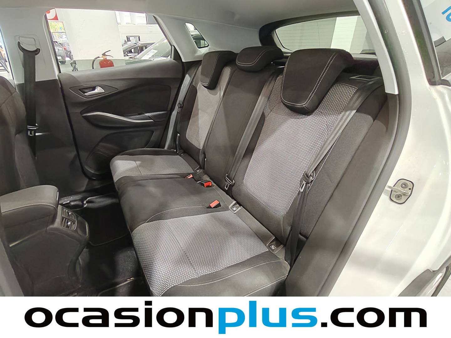 Foto asientos traseros Opel Grandland X Opel Grandland X 1.2 Turbo S&S Selective (130 CV)