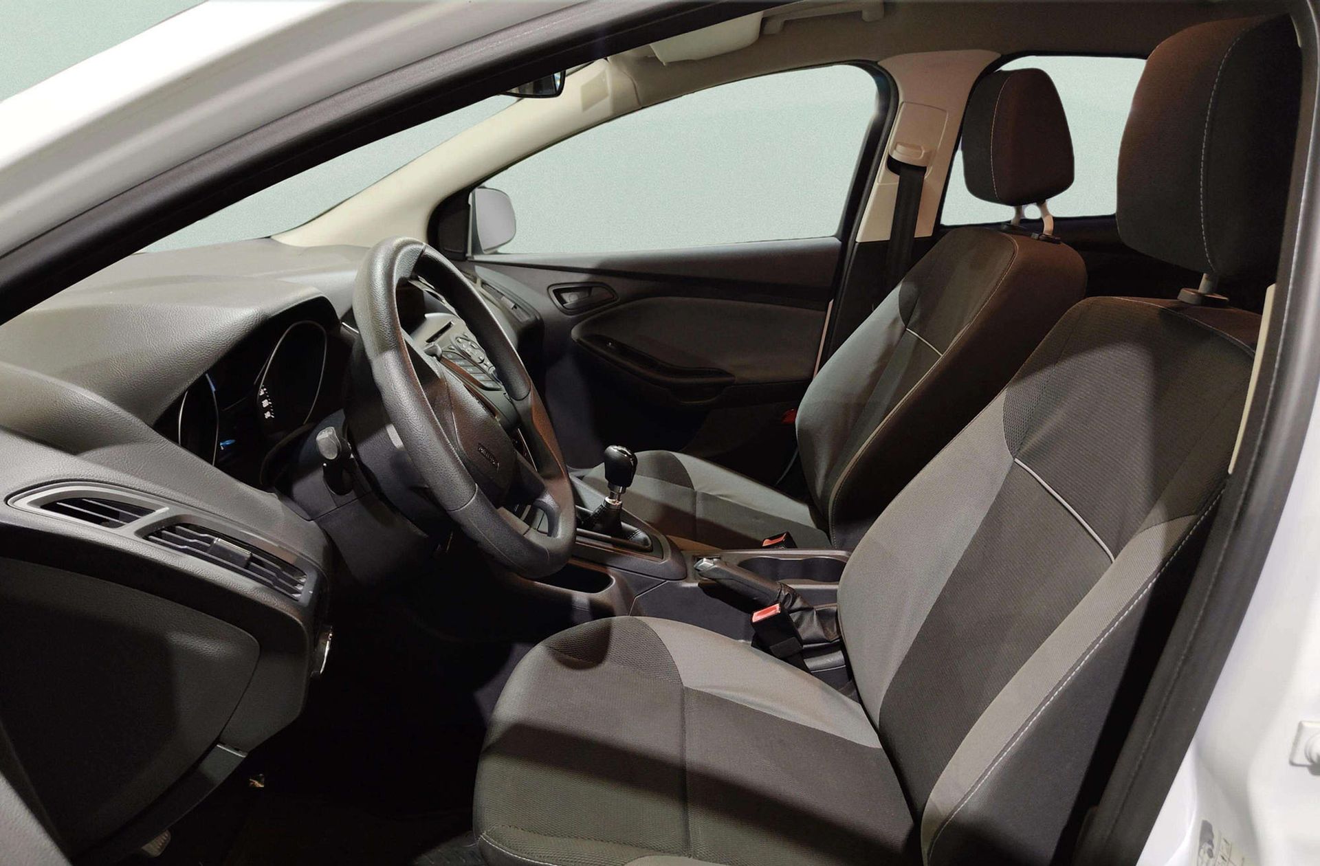 Ford Focus 1.6 TDCi Urban - foto 8