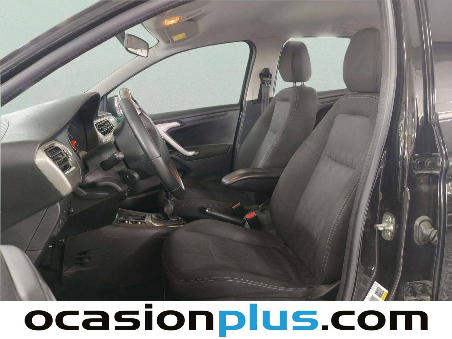 Foto asientos delanteros Citroën C-Elysée Citroën C-Elysee BlueHDi 100 Shine (102 CV)