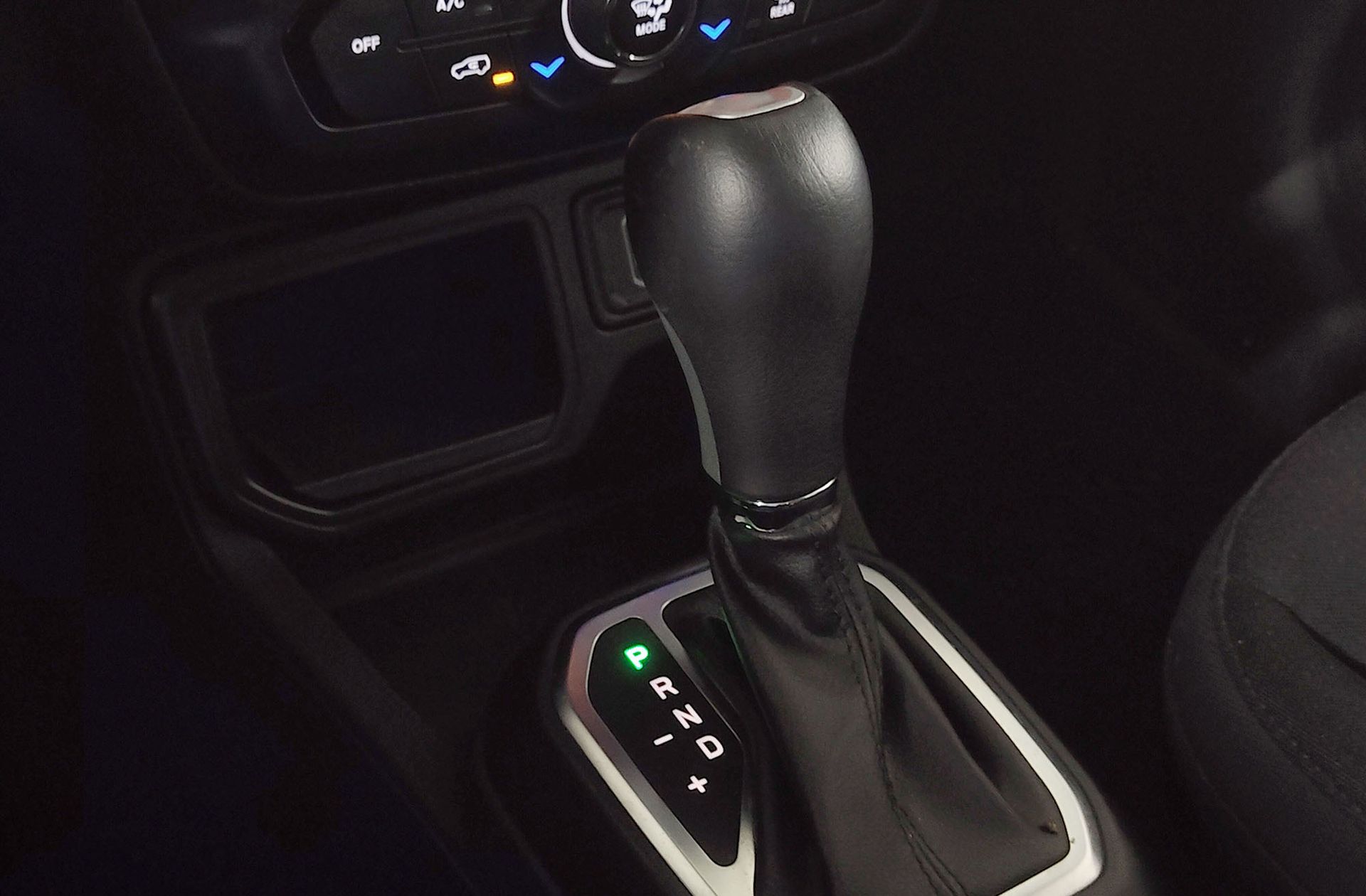 Jeep Renegade eHybrid 1.5 Altitude DCT - foto 5
