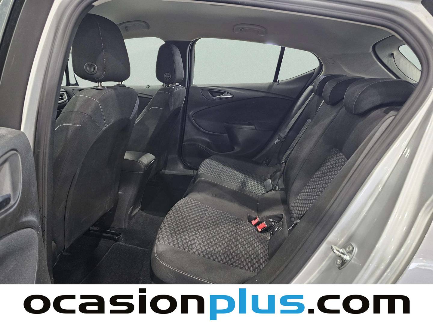 Foto asientos traseros Opel Astra Opel Astra 1.6 CDTI Selective (110 CV)